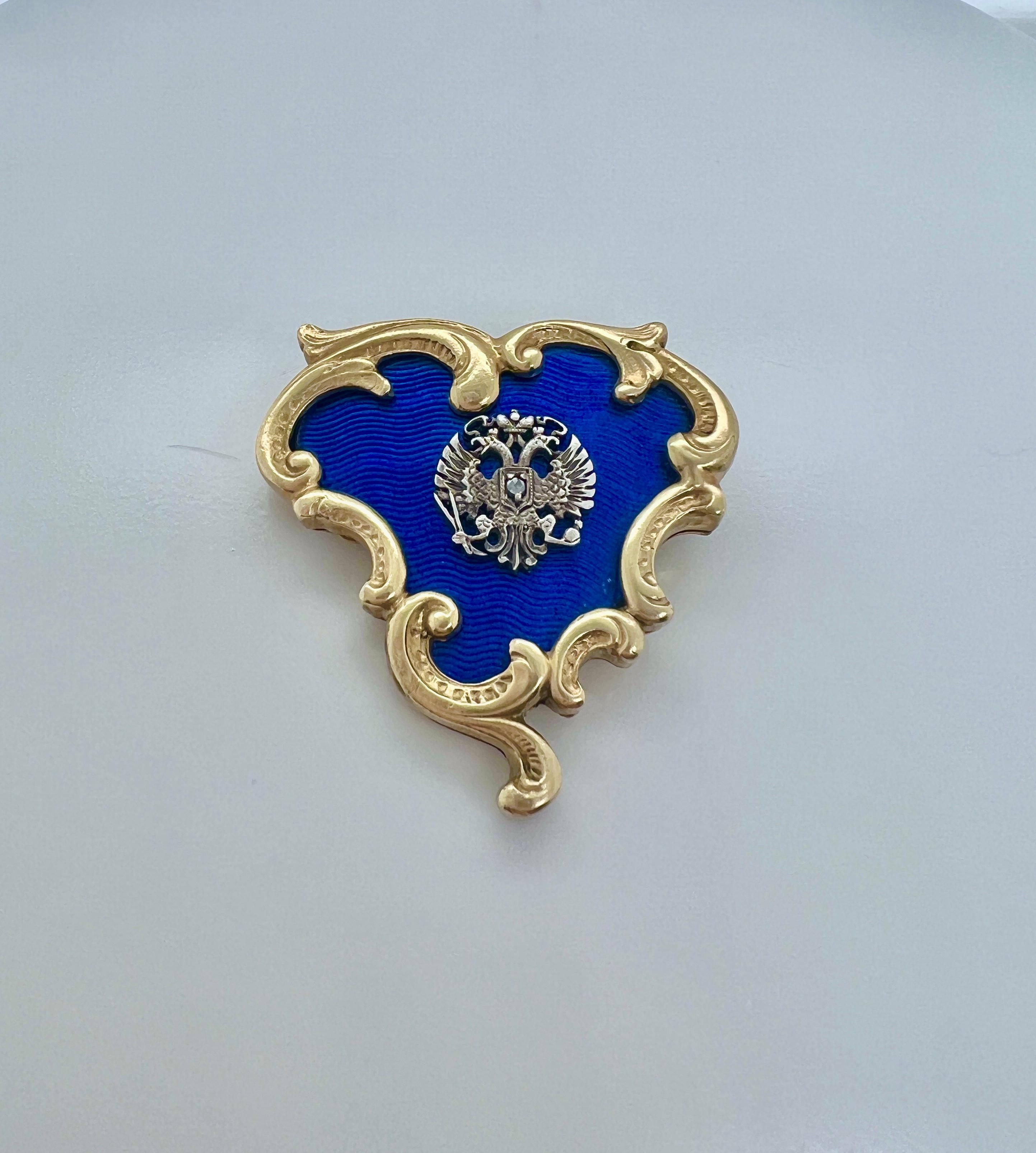 Antiguo broche de águila bicéfala de plata y esmalte de estilo ruso.

Este exquisito broche de estilo antiguo, con el emblemático emblema ruso del águila bicéfala en plata finamente detallada

Tanto si eres un coleccionista de piezas del