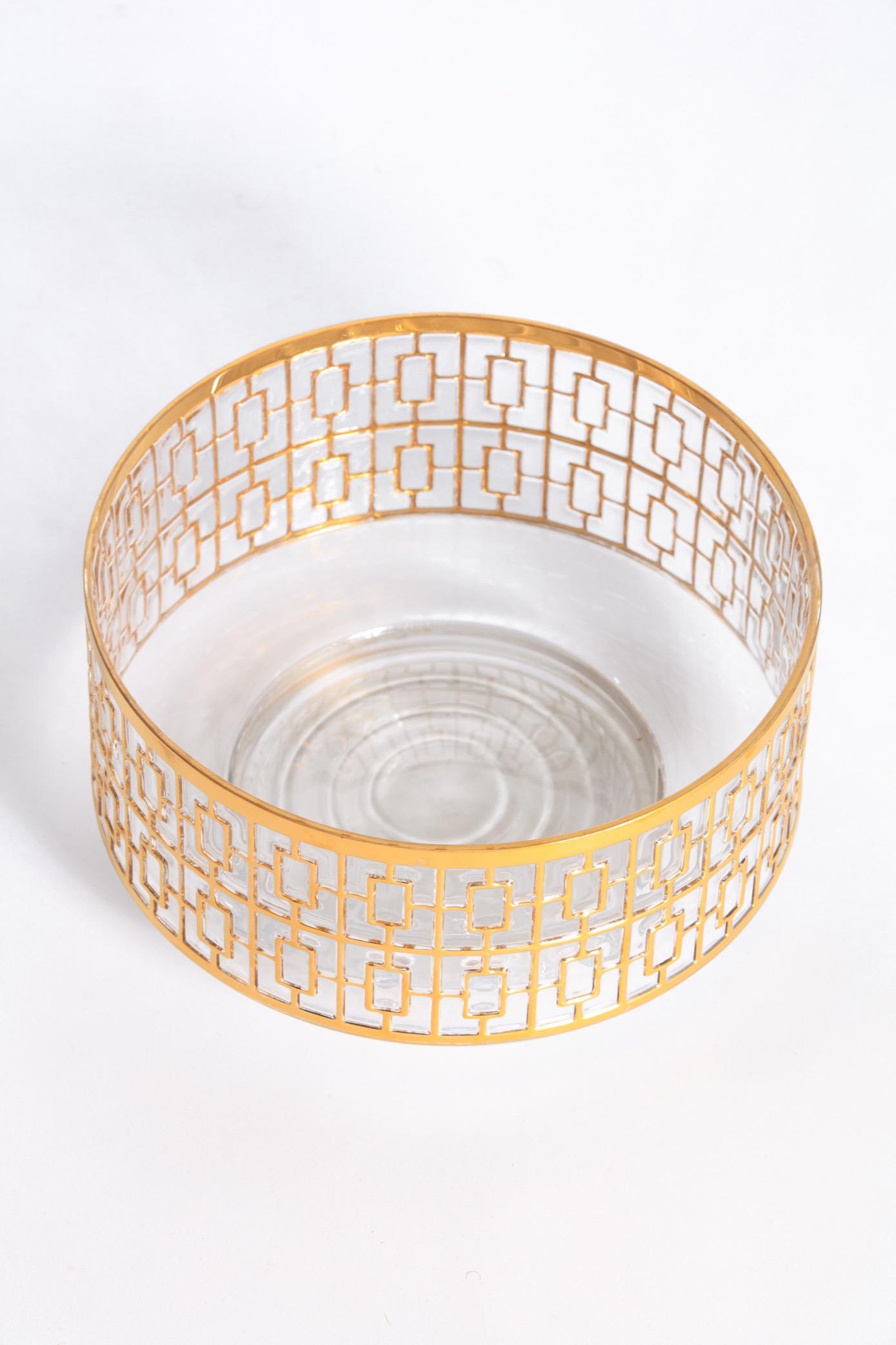 If you're looking for the best in sexy, Hollywood Regency style barware, you've found it. And in excellent condition with no wear. This extremely rare and vintage hospitality bowl was manufactured by the Imperial Glass Company in Ohio sometime