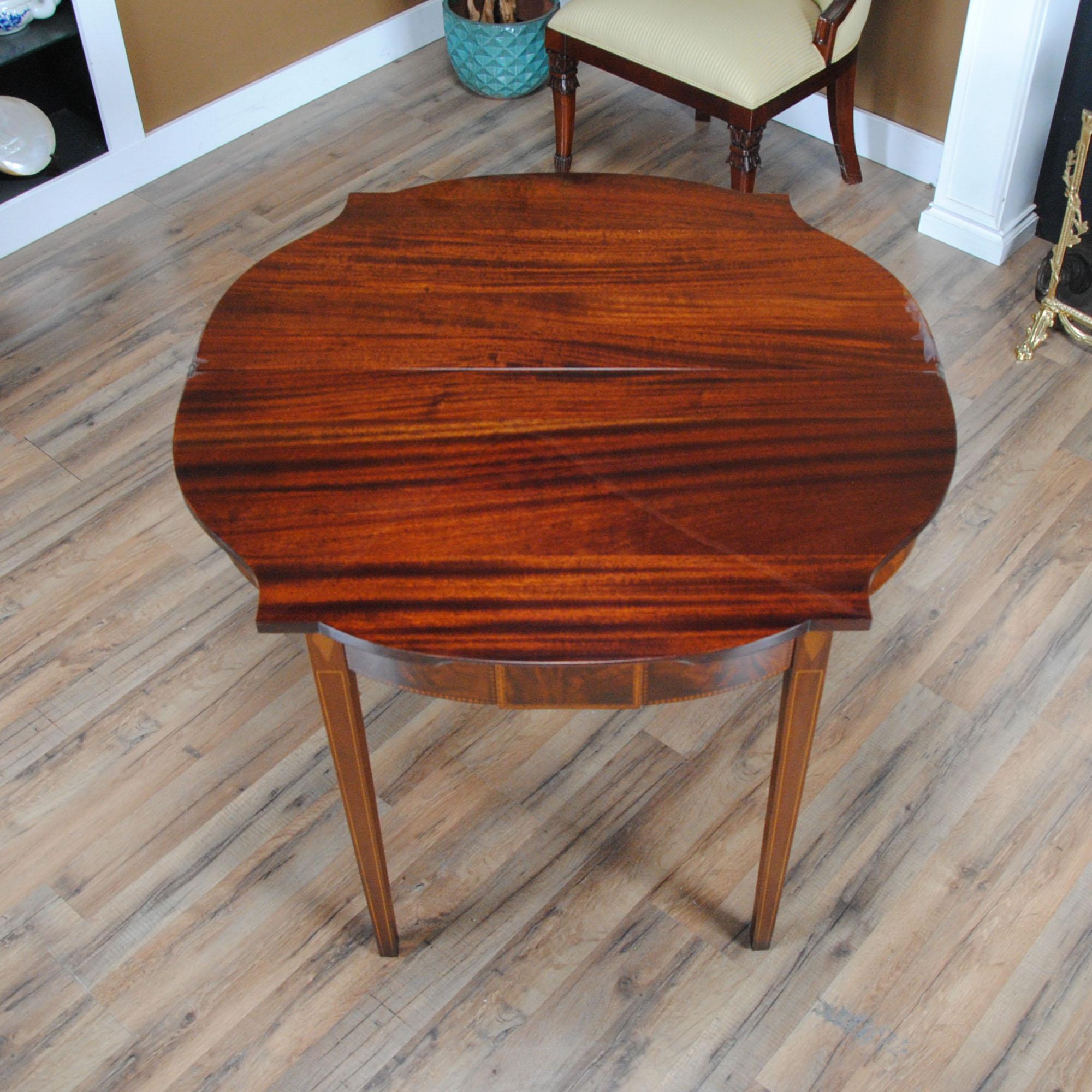 Vintage Imperial Mahogany Game Table In Good Condition In Annville, PA