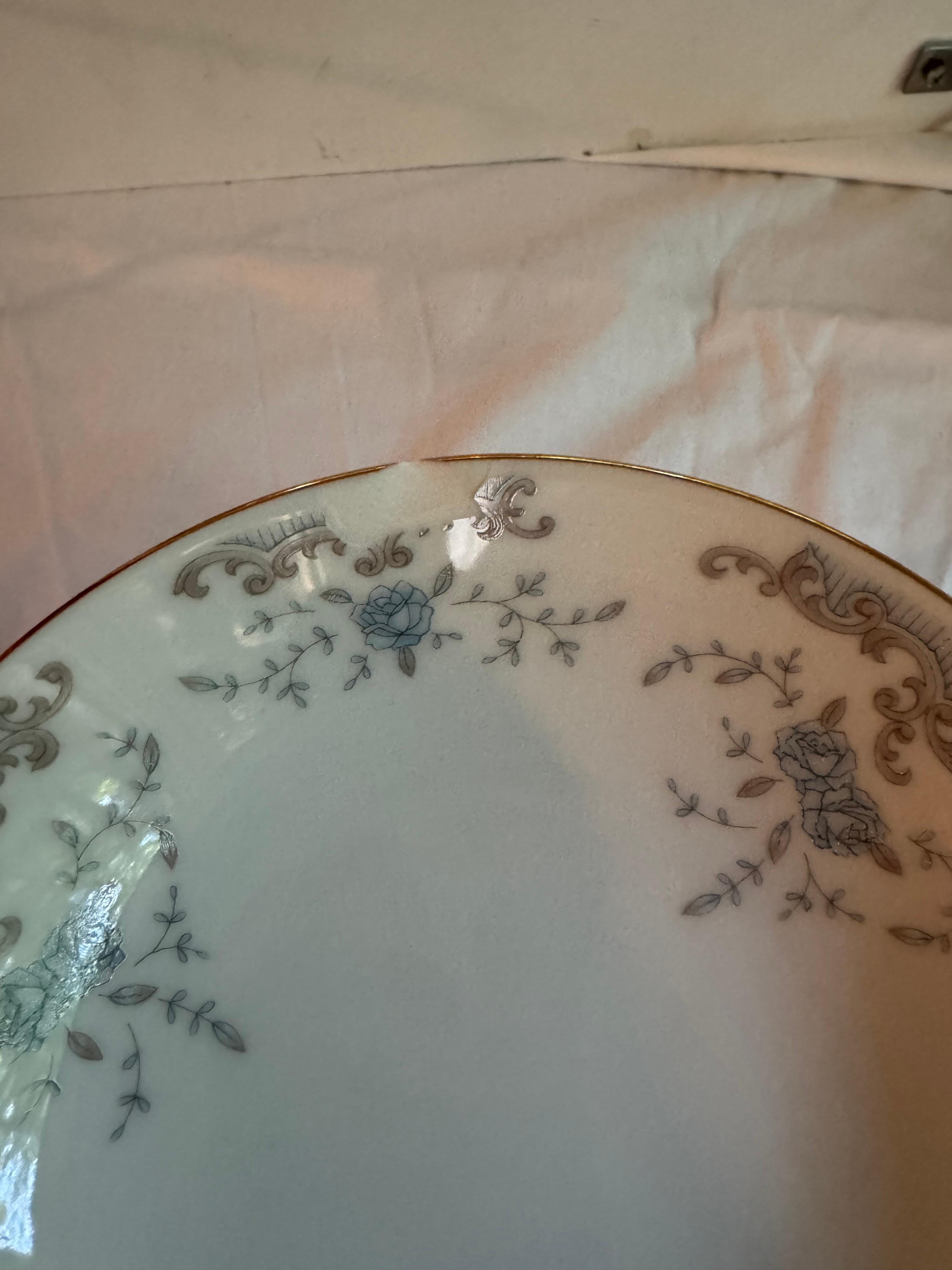 Imperil Seville Dinner Chine d'epoca, firmato dall'artista 96 pezzi Set per 12 persone in vendita 8