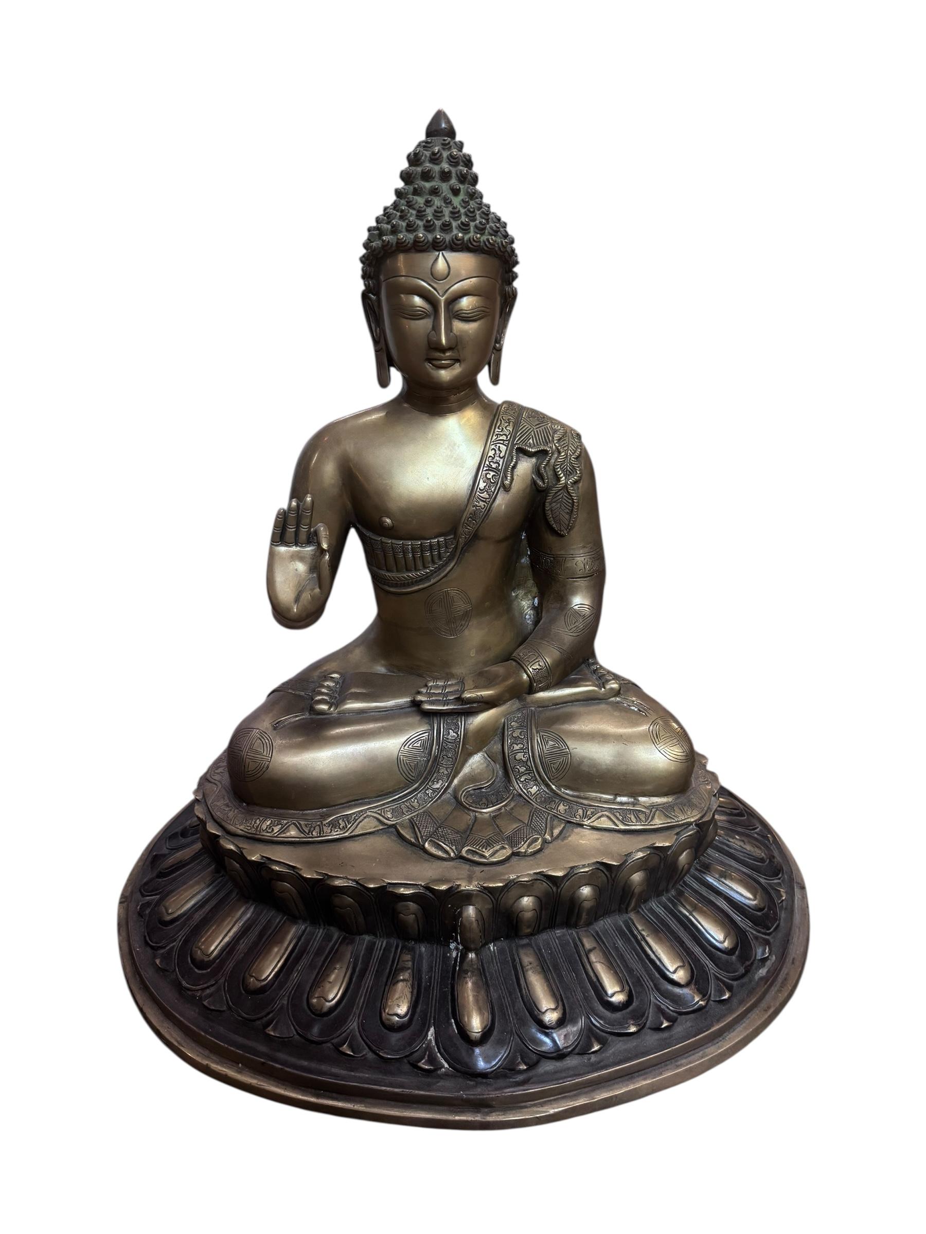 Vintage importiert tibetischen Zen-Tempel Messing Schutz Buddha-Statue im Angebot 3