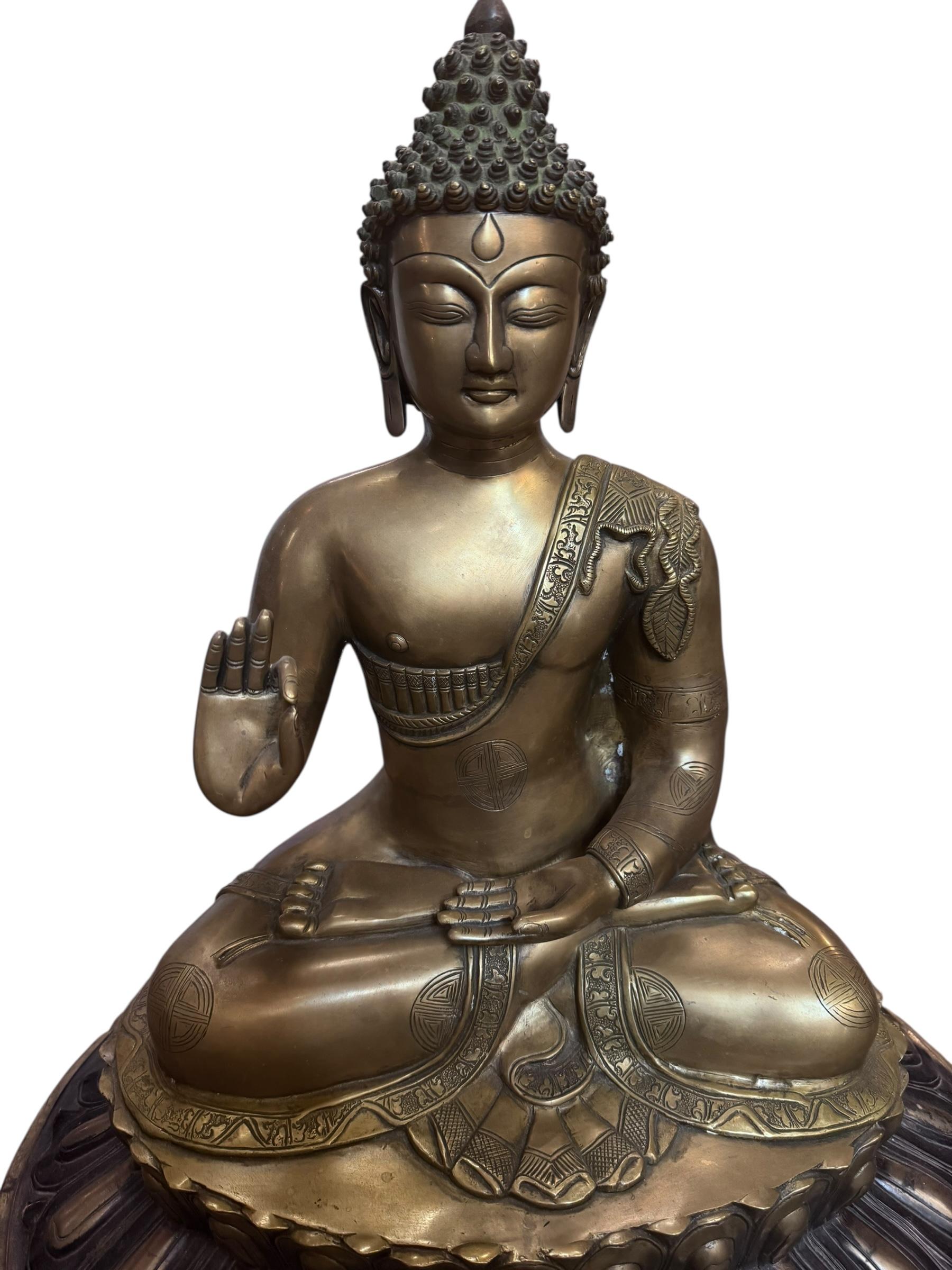 Vintage importiert tibetischen Zen-Tempel Messing Schutz Buddha-Statue im Angebot 4