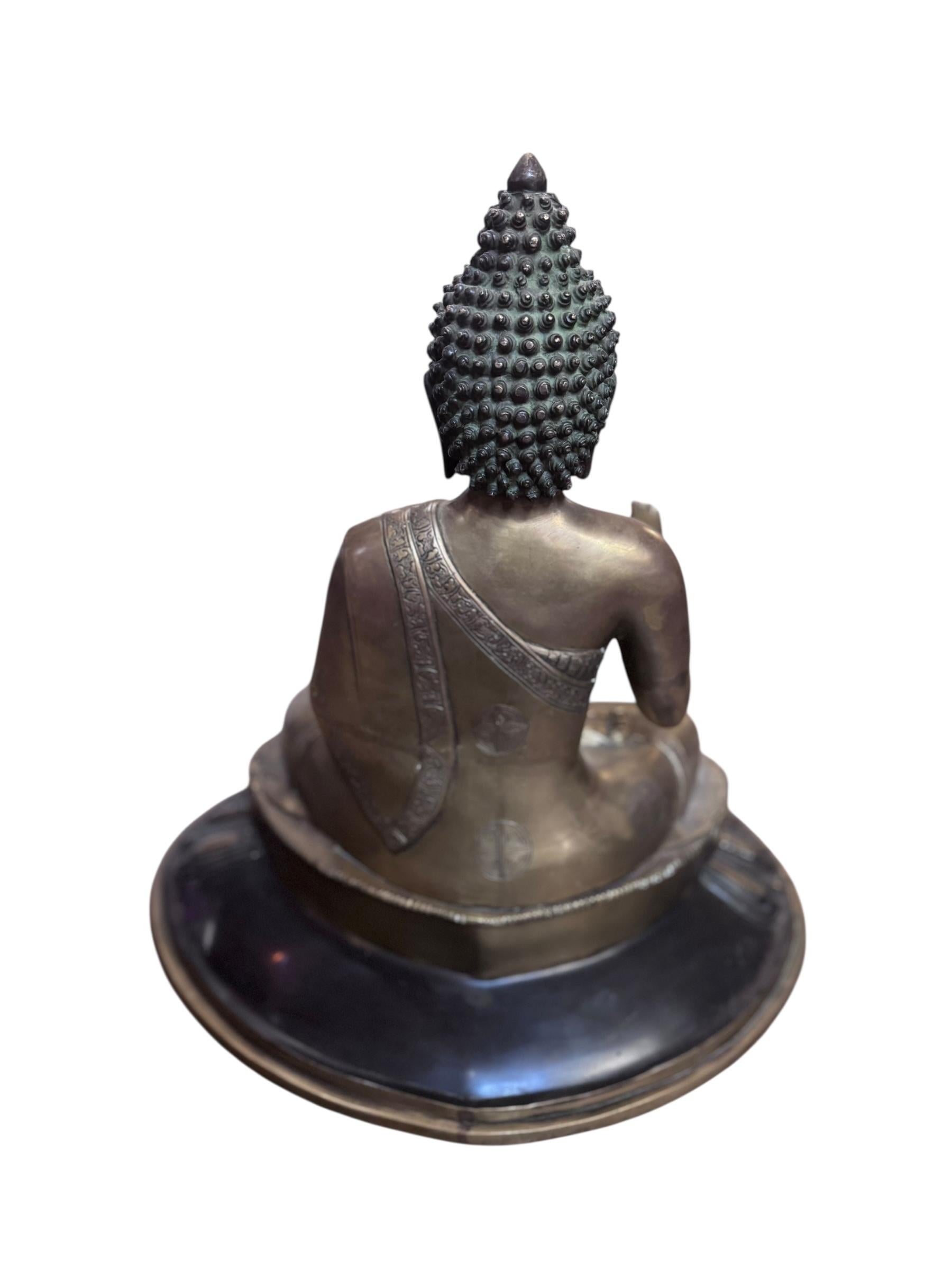 Vintage importiert tibetischen Zen-Tempel Messing Schutz Buddha-Statue (20. Jahrhundert) im Angebot