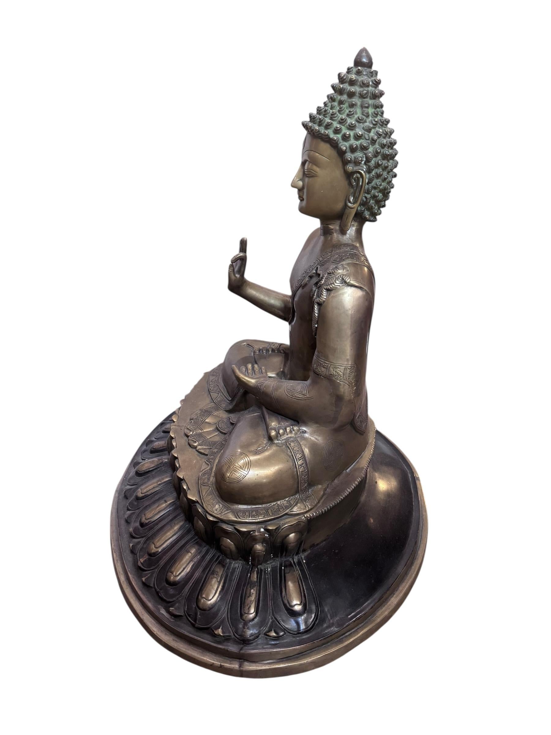 Vintage importiert tibetischen Zen-Tempel Messing Schutz Buddha-Statue (Metall) im Angebot
