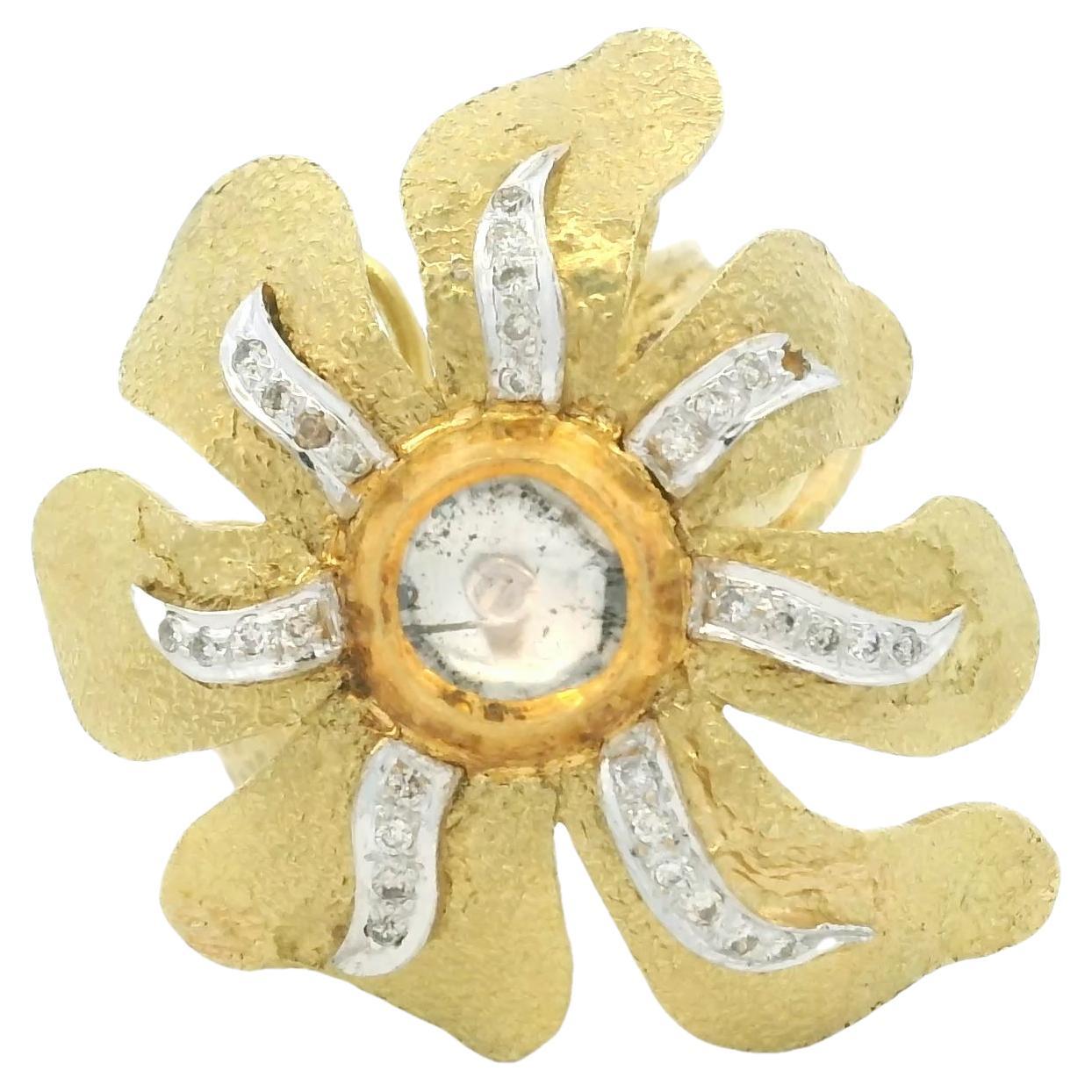 Vintage Indian 18K Gebürstetes Gold Floral Cocktail Ring mit 1,20ct Old Mine-Schliff im Angebot