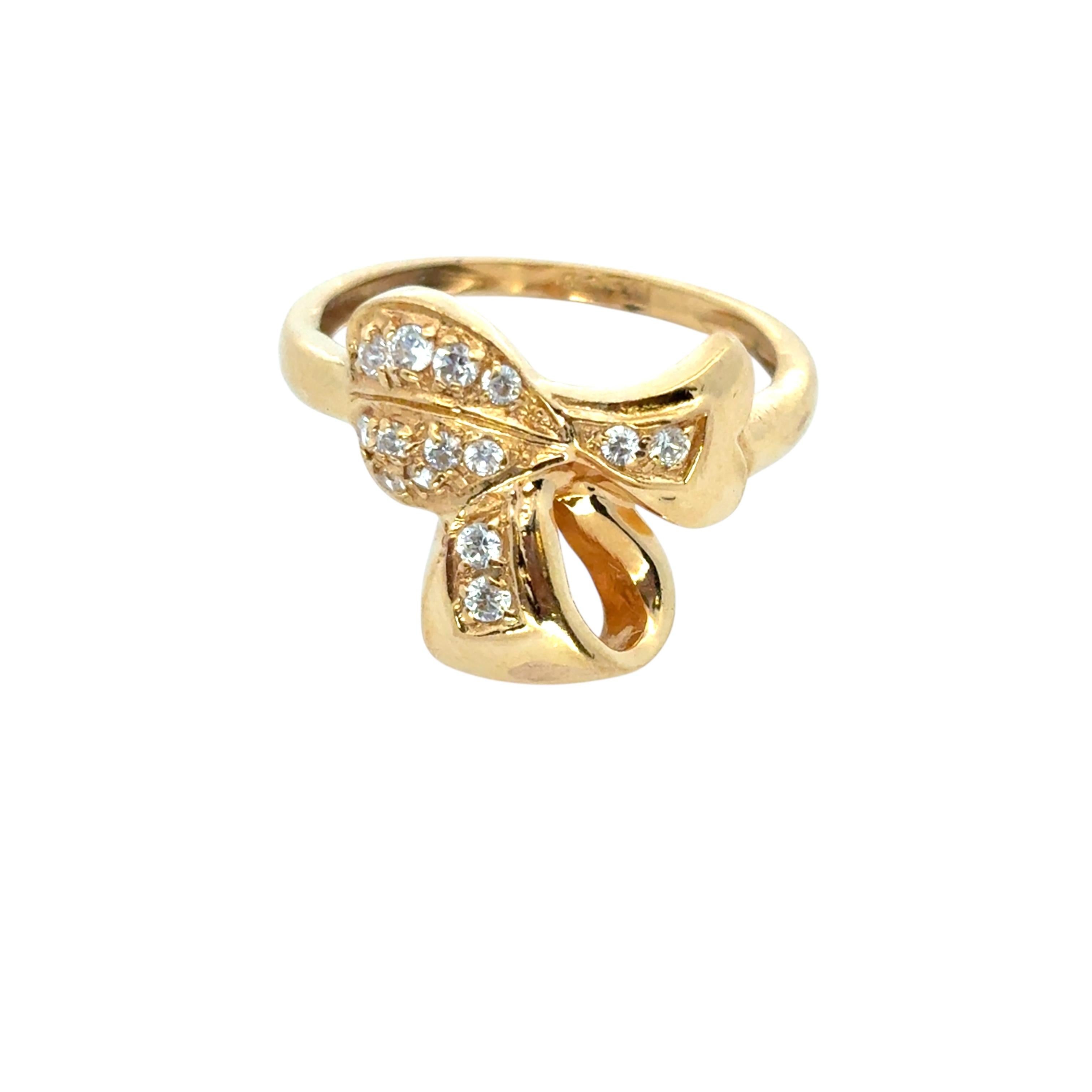 Moderne Bague cœur vintage en or jaune 22 carats avec diamants 0,21 carat en vente