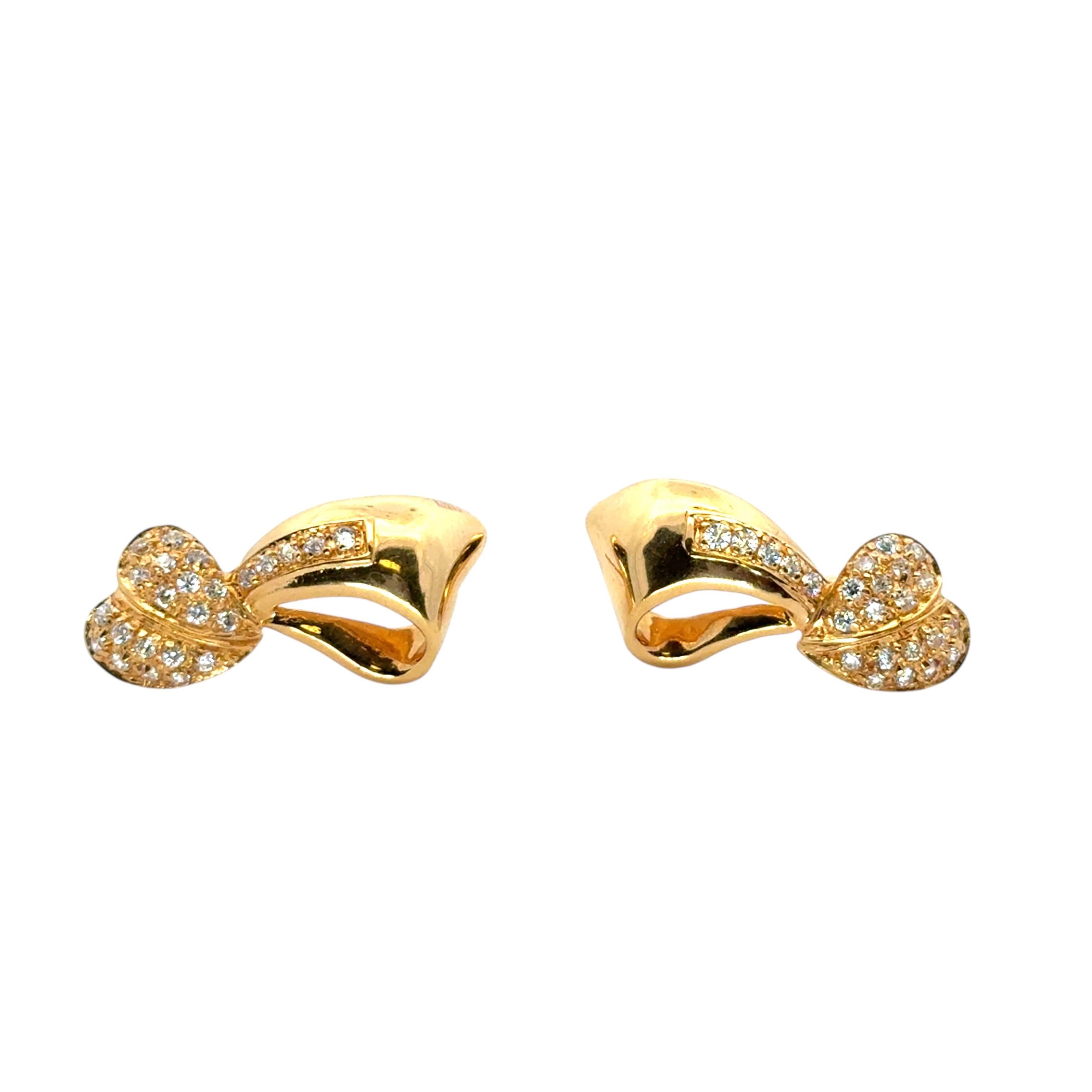 Vintage 22k Gelbgold 0,48ctw Diamond Heart Ribbon Ohrringe im Angebot 4