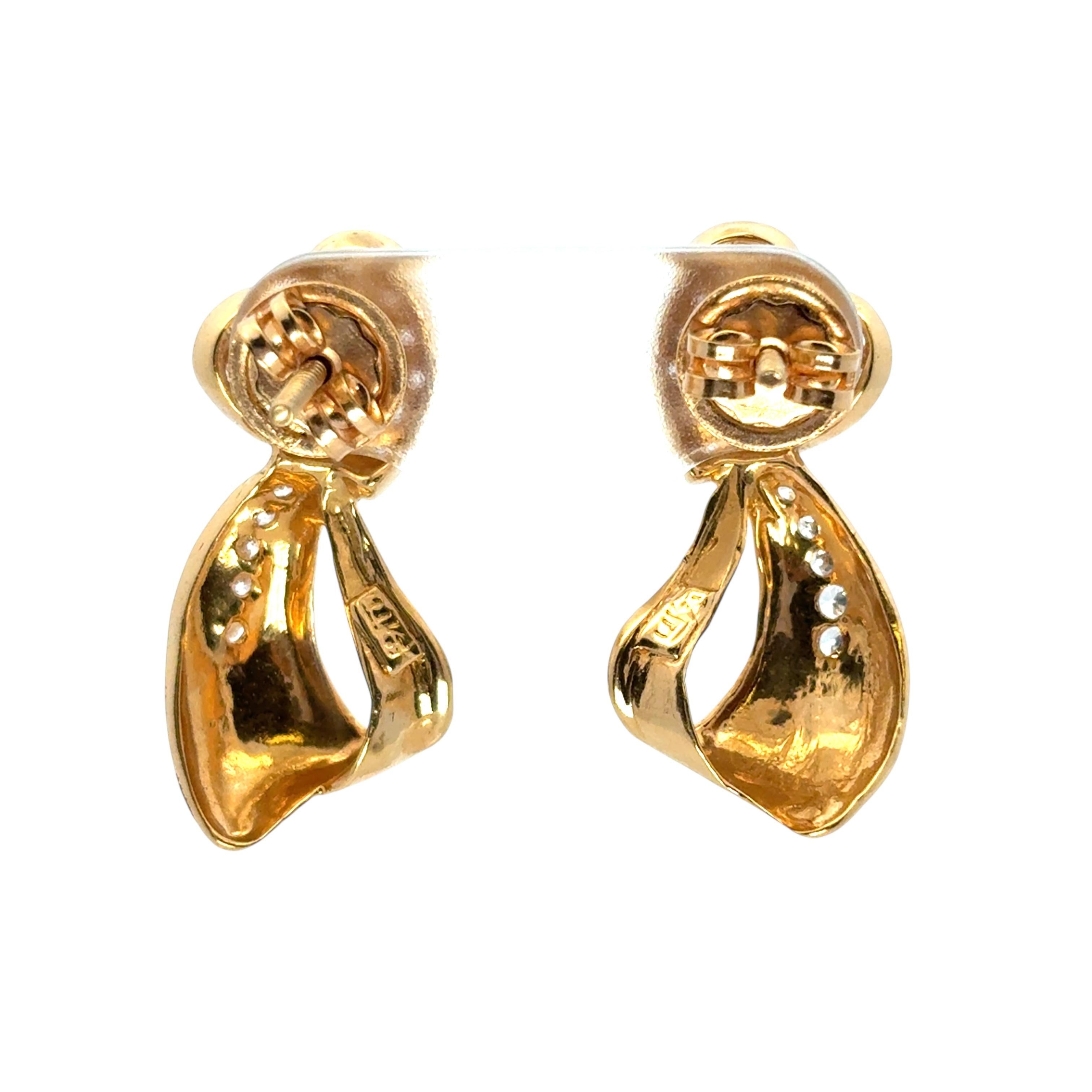 Vintage 22k Gelbgold 0,48ctw Diamond Heart Ribbon Ohrringe (Moderne) im Angebot
