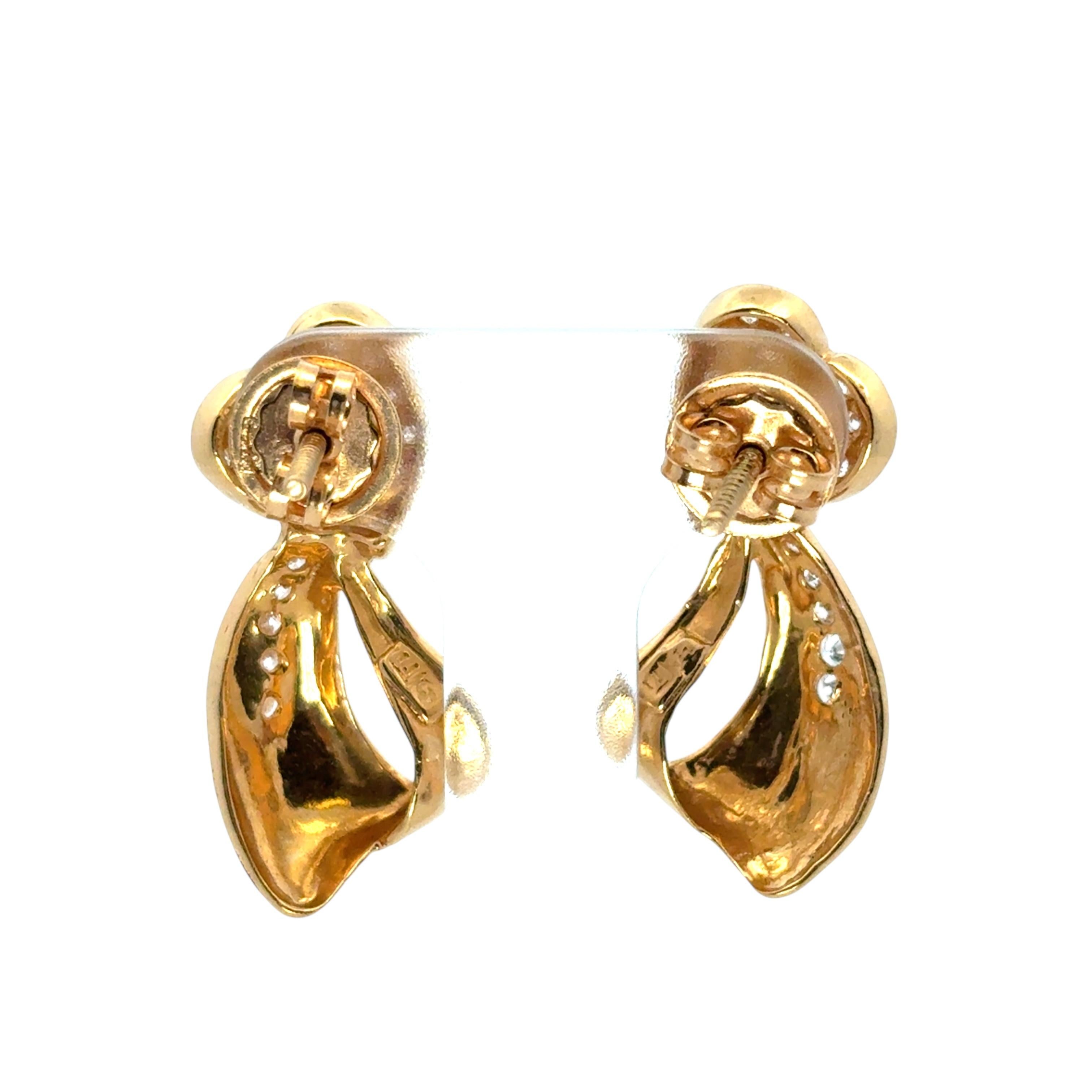 Vintage 22k Gelbgold 0,48ctw Diamond Heart Ribbon Ohrringe (Rundschliff) im Angebot