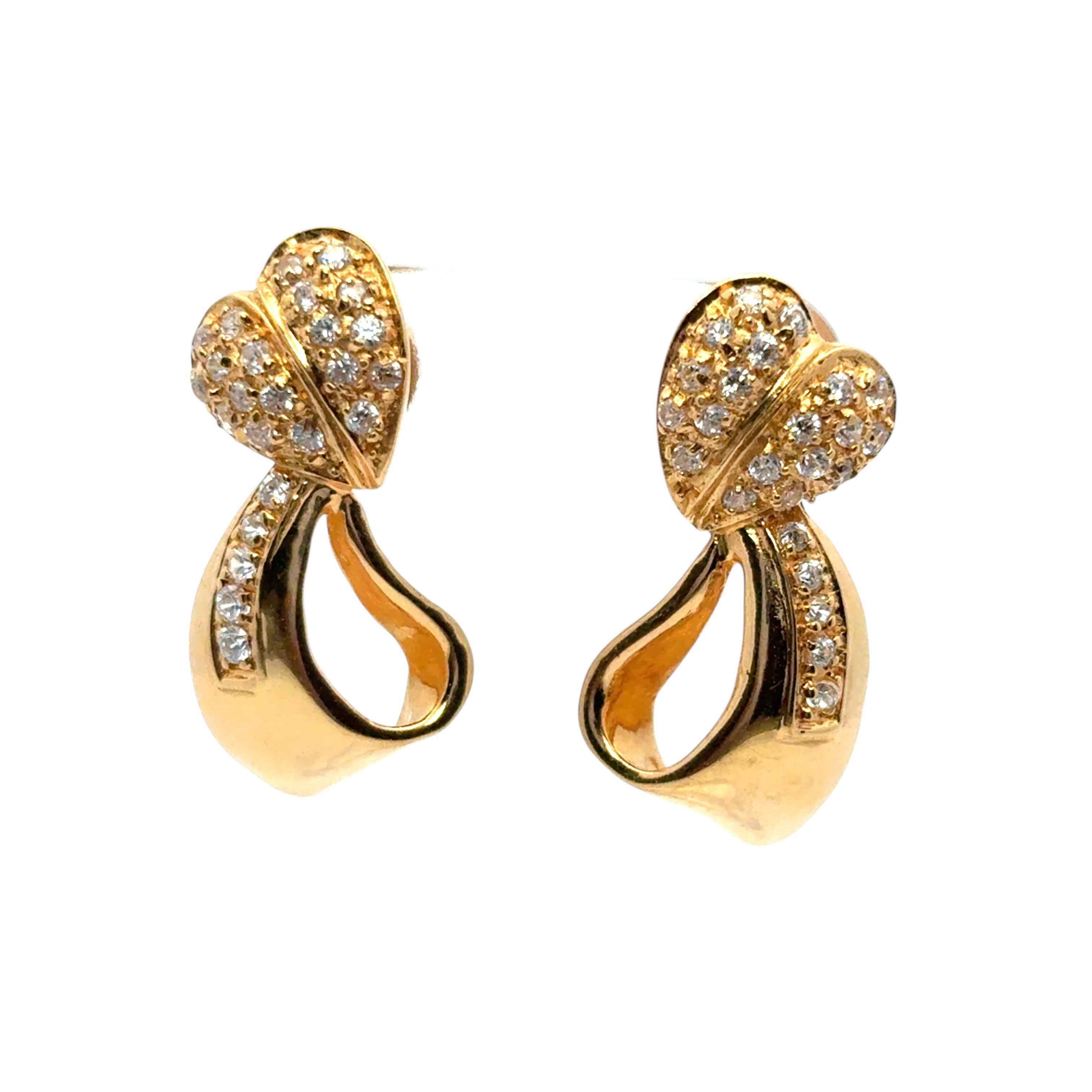 Vintage 22k Gelbgold 0,48ctw Diamond Heart Ribbon Ohrringe im Angebot 2