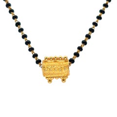 Vintage Indian 22k Yellow Gold Black Bead and Movable Gold Pendent Necklace