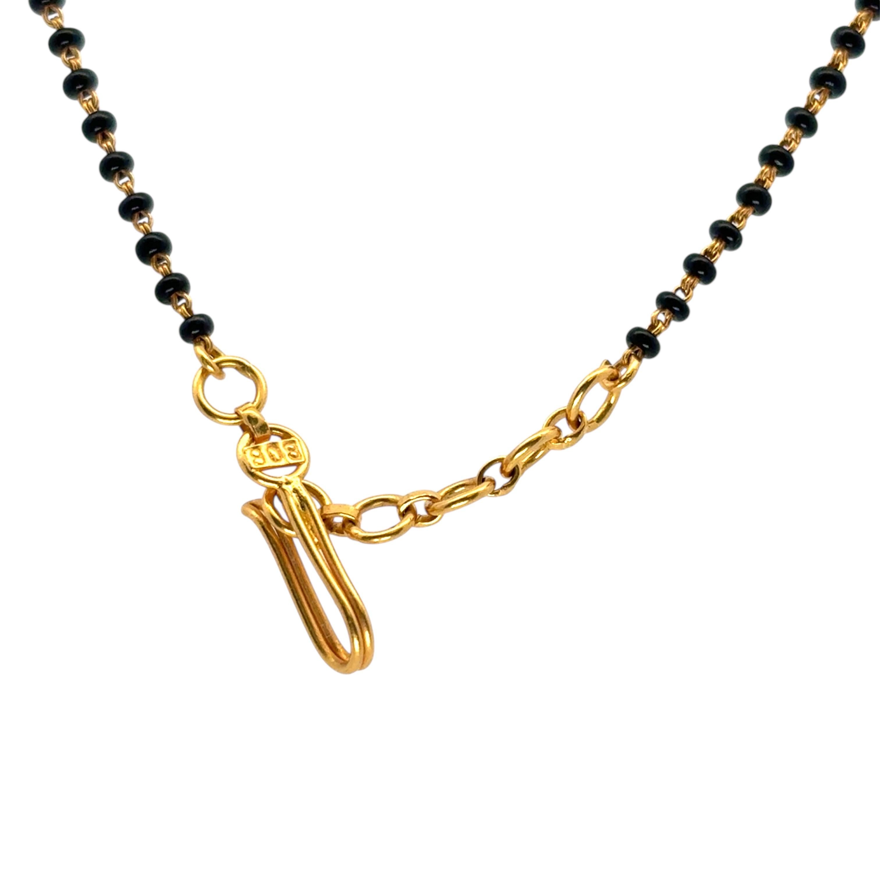 Indische 22 Karat Gelbgold Halskette mit abnehmbarem goldenem Anhänger, schwarze Perle und abnehmbarem Anhänger im Angebot 1