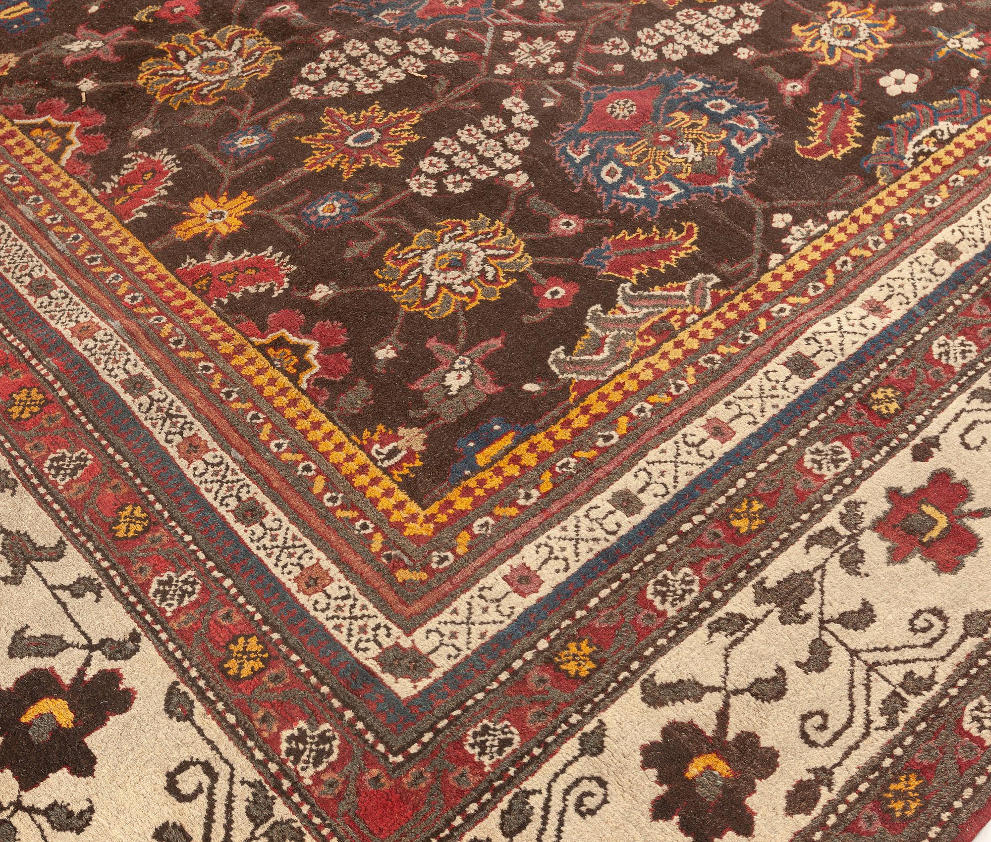 Vintage Indian Agra Handmade Wool Carpet For Sale 1