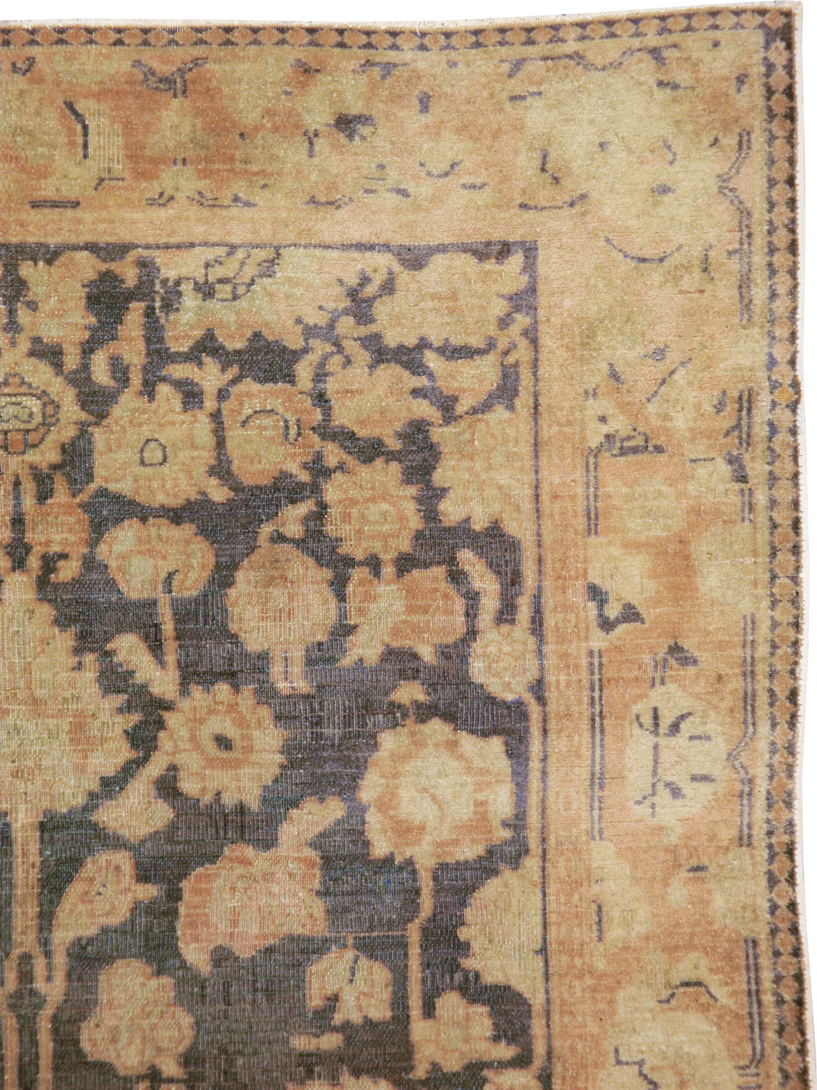 Indischer Agra-Teppich, Vintage (Rustikal) im Angebot