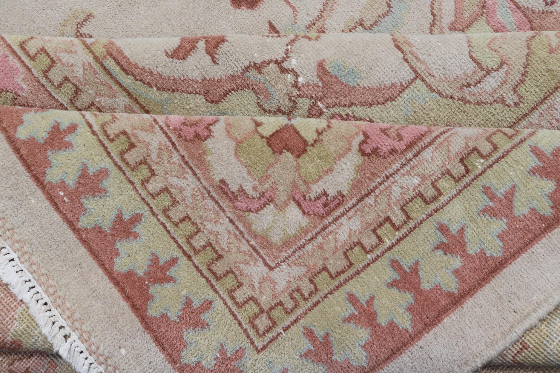 Keivan Woven Arts large Vintage Indian Amritsar rug In Good Condition For Sale In Atlanta, GA