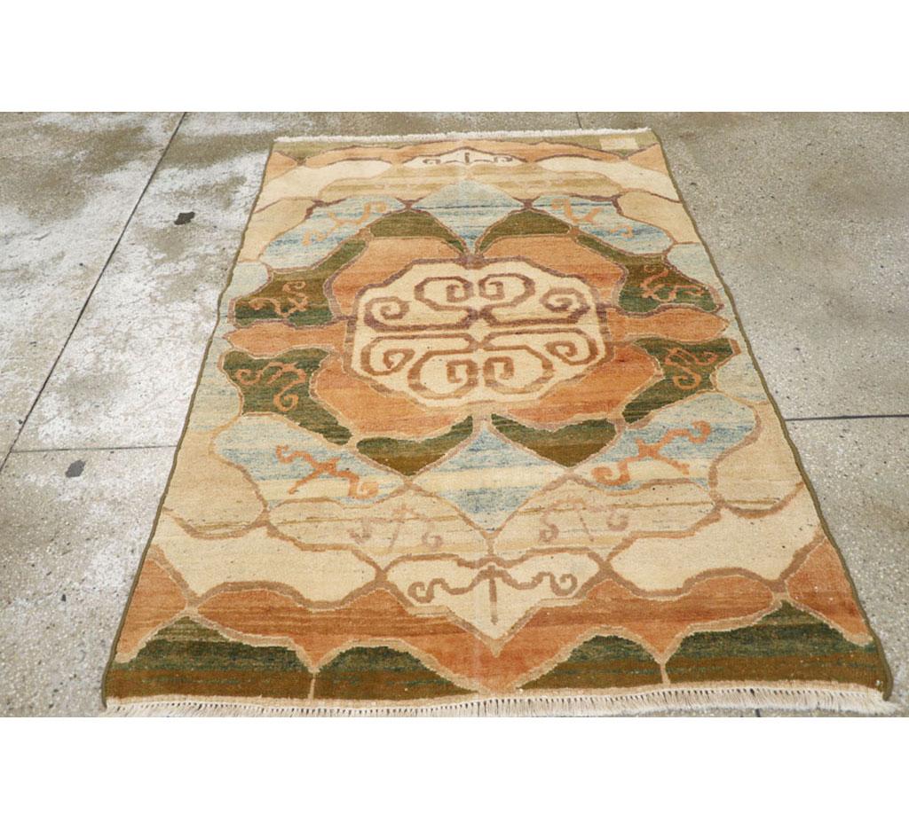 Vintage Indian Art Deco Rug In Good Condition In New York, NY