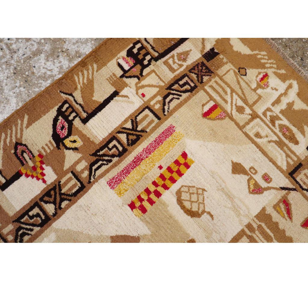 Indischer Art-déco-Teppich im Vintage-Stil, inspiriert von Edward McKnight Kauffer im Zustand „Gut“ im Angebot in New York, NY
