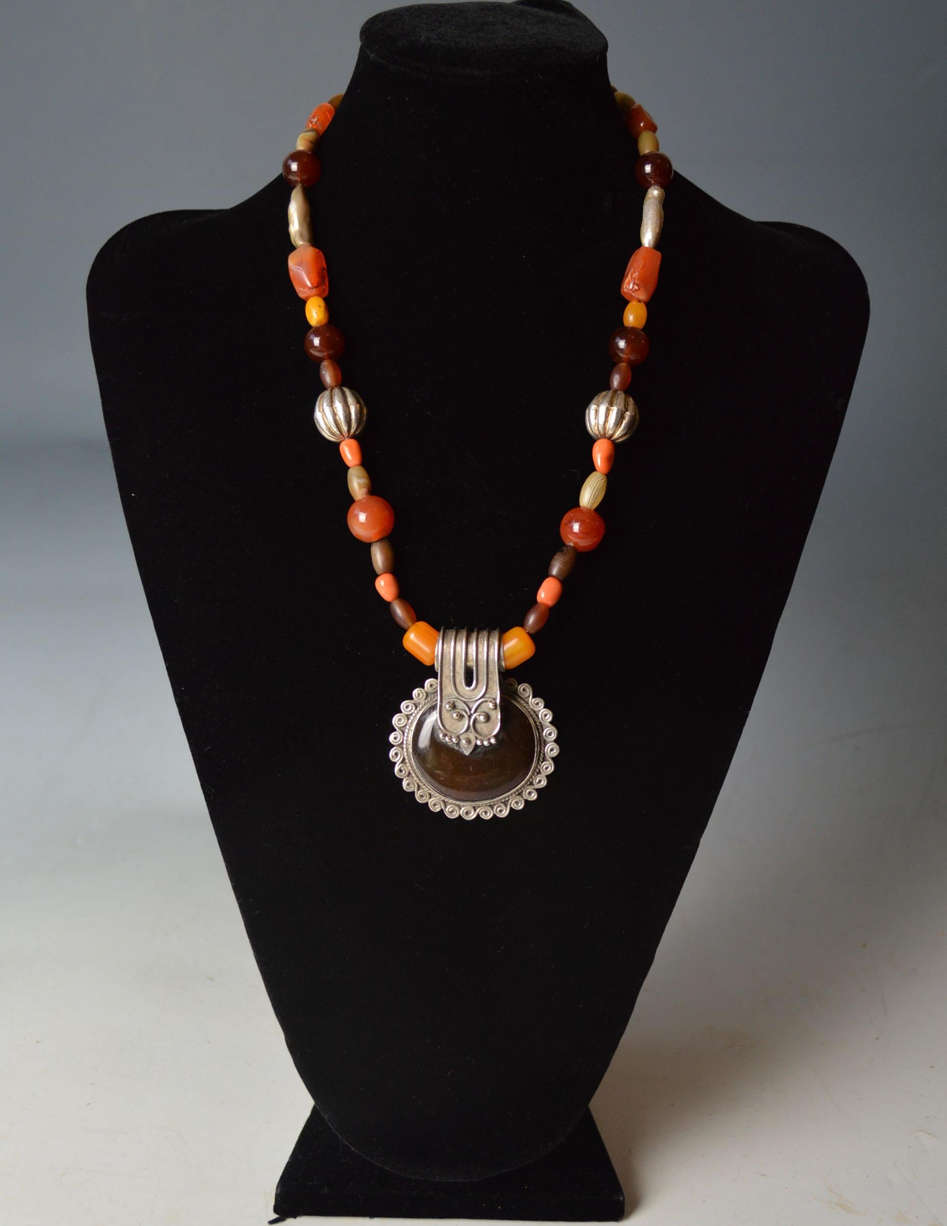 Vintage Indian Asian silver coral Gemstone necklace Tribal Jewellery  In Good Condition In London, GB