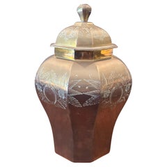 Vintage Indische Urne mit Deckel aus Messing