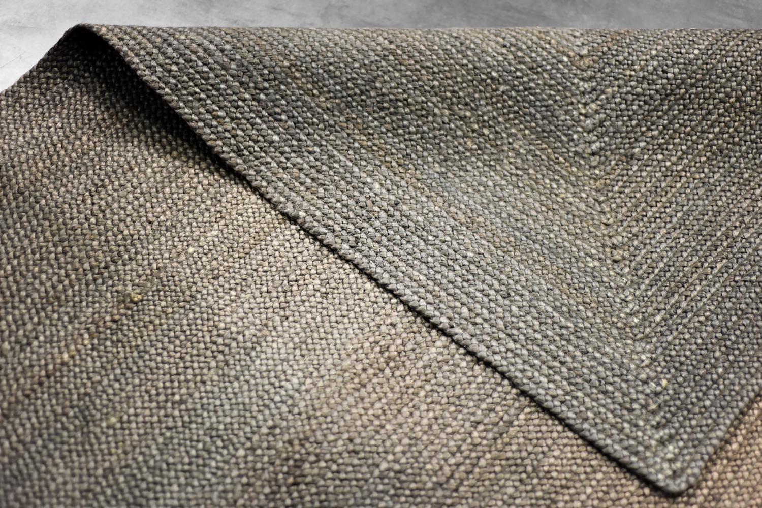 Tapis indien vintage en jute tissé à plat, marron, années 1970 en vente 7