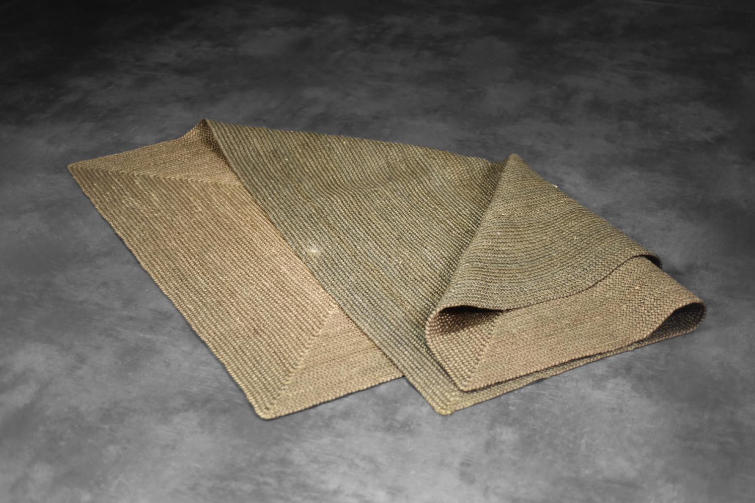 Indien Tapis indien vintage en jute tissé à plat, marron, années 1970 en vente