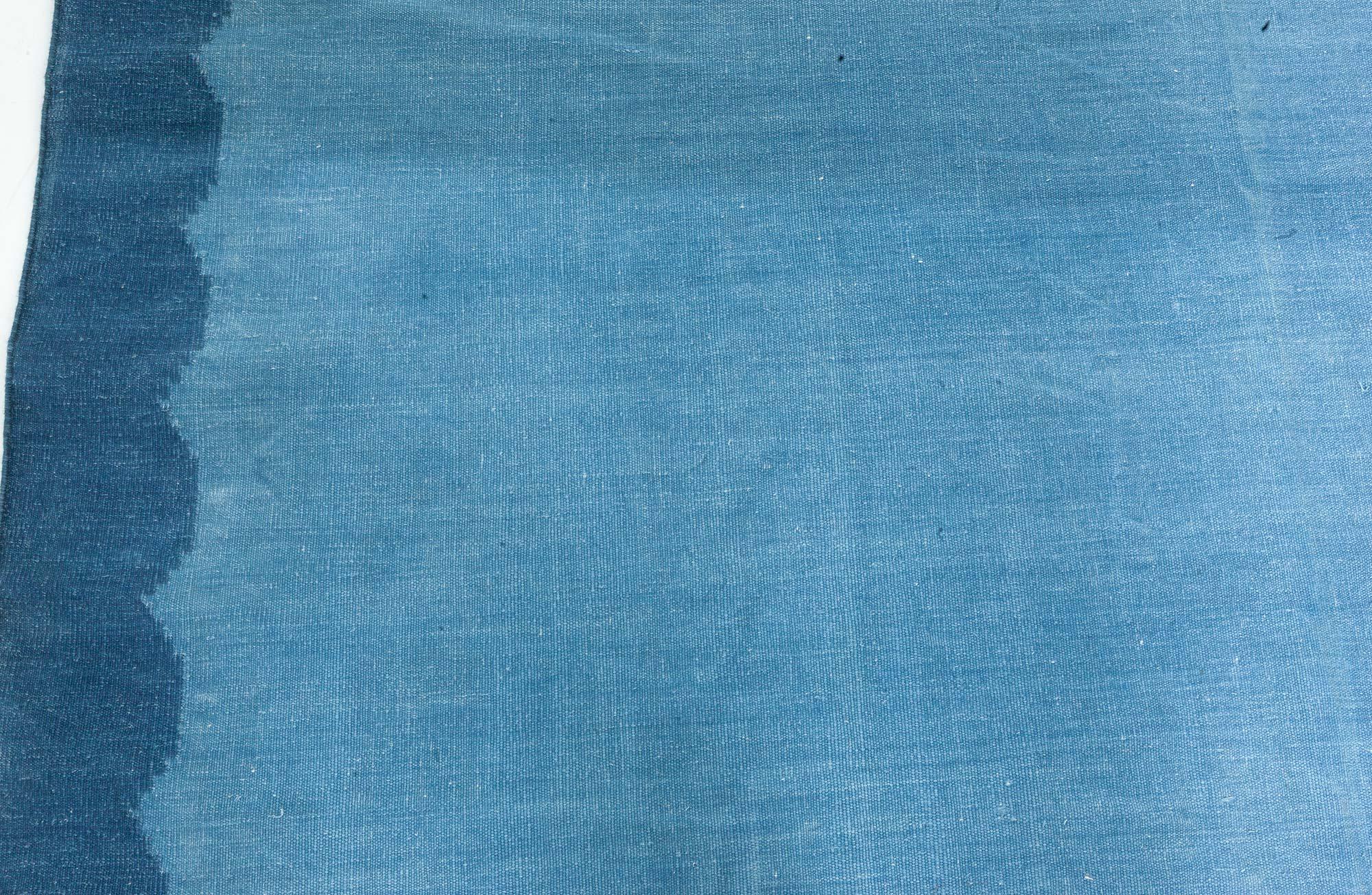 Indischer Dhurrie-Teppich in Blau, Vintage (Handgewebt) im Angebot
