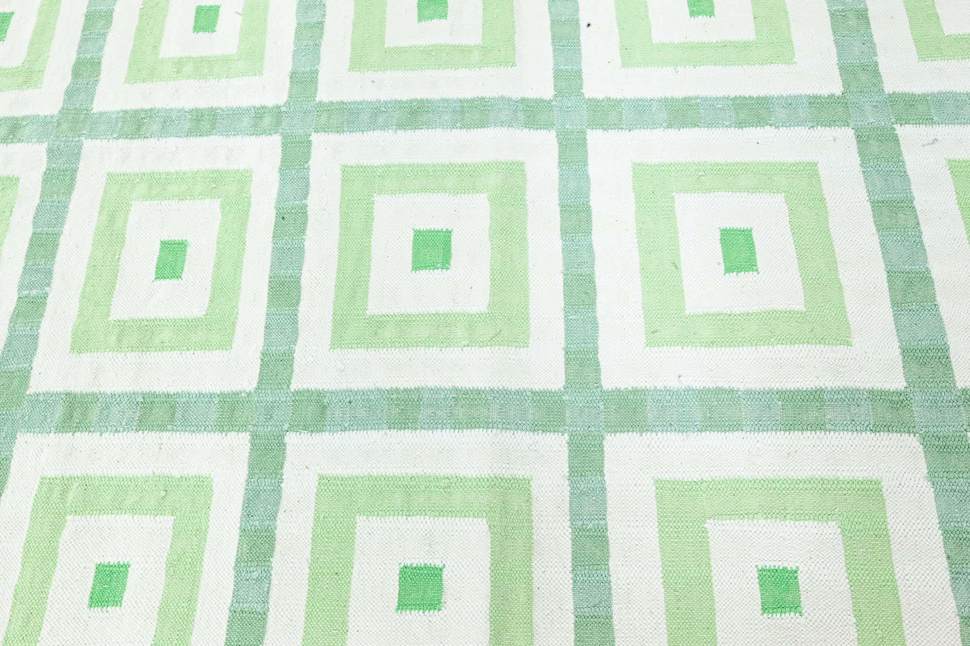 Indischer Dhurrie-Teppich in Grün und Beige, Vintage (20. Jahrhundert) im Angebot
