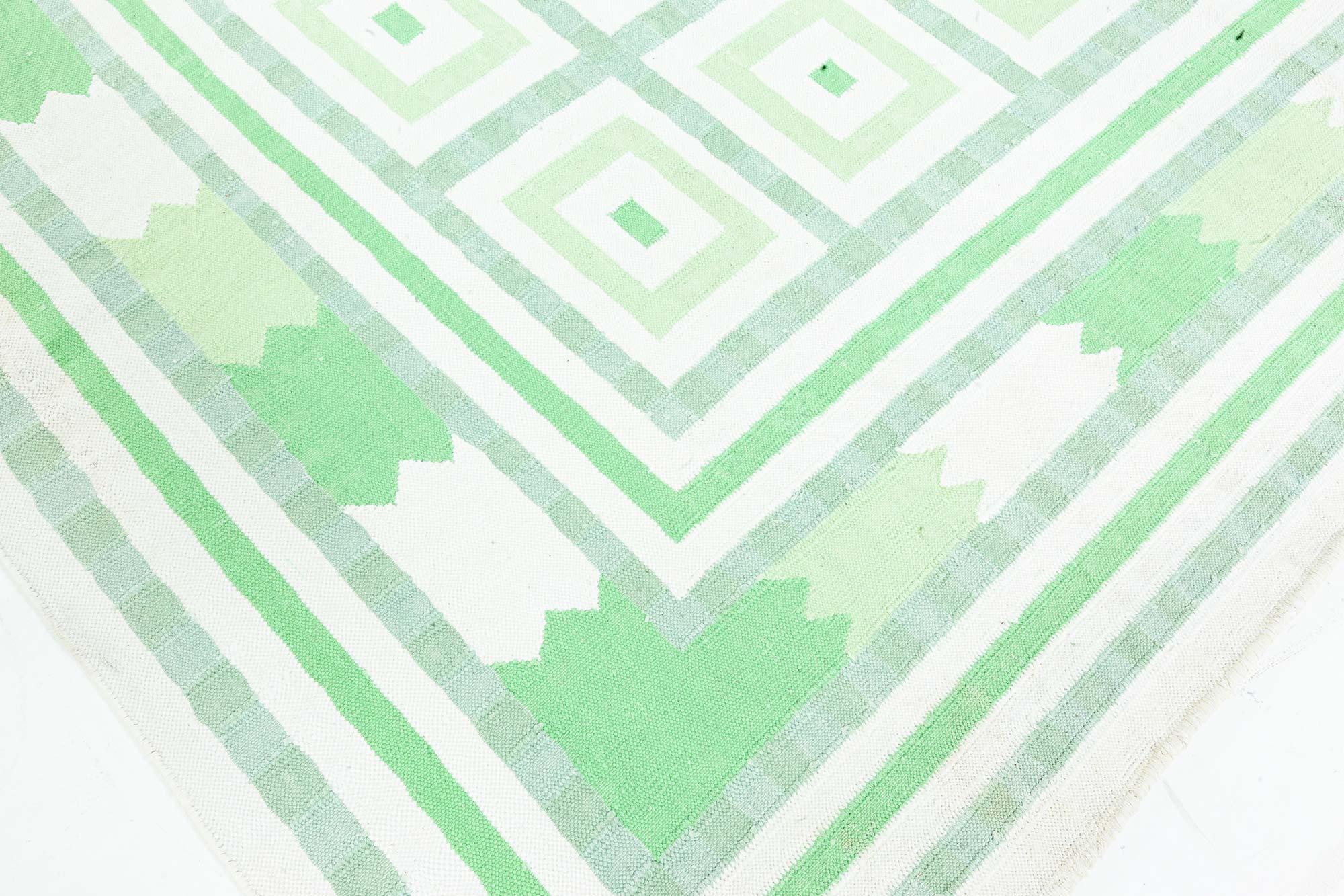 Indischer Dhurrie-Teppich in Grün und Beige, Vintage (Baumwolle) im Angebot