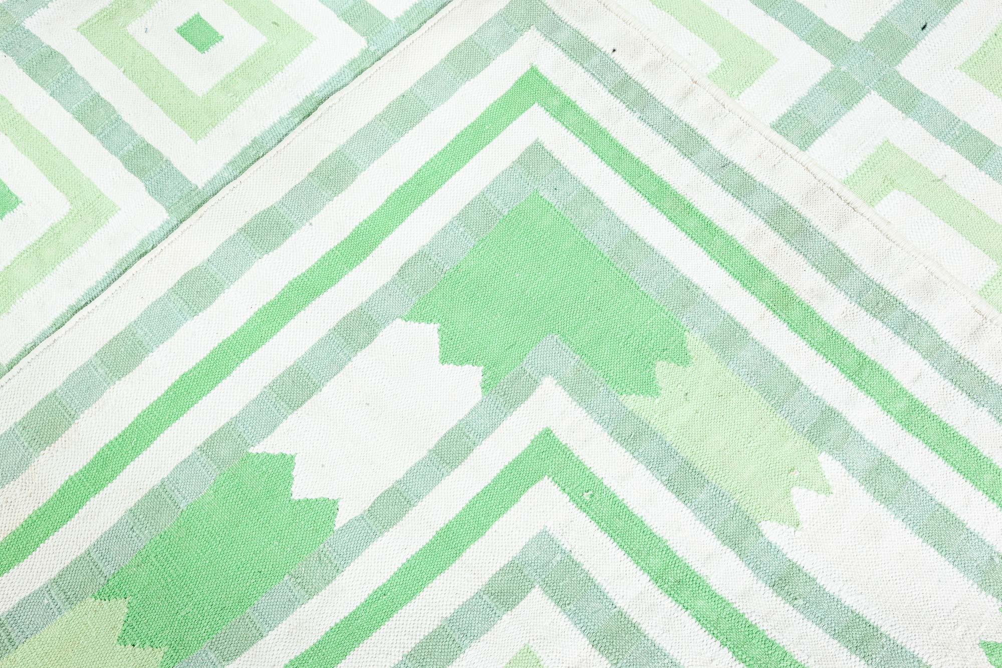 Indischer Dhurrie-Teppich in Grün und Beige, Vintage im Angebot 1