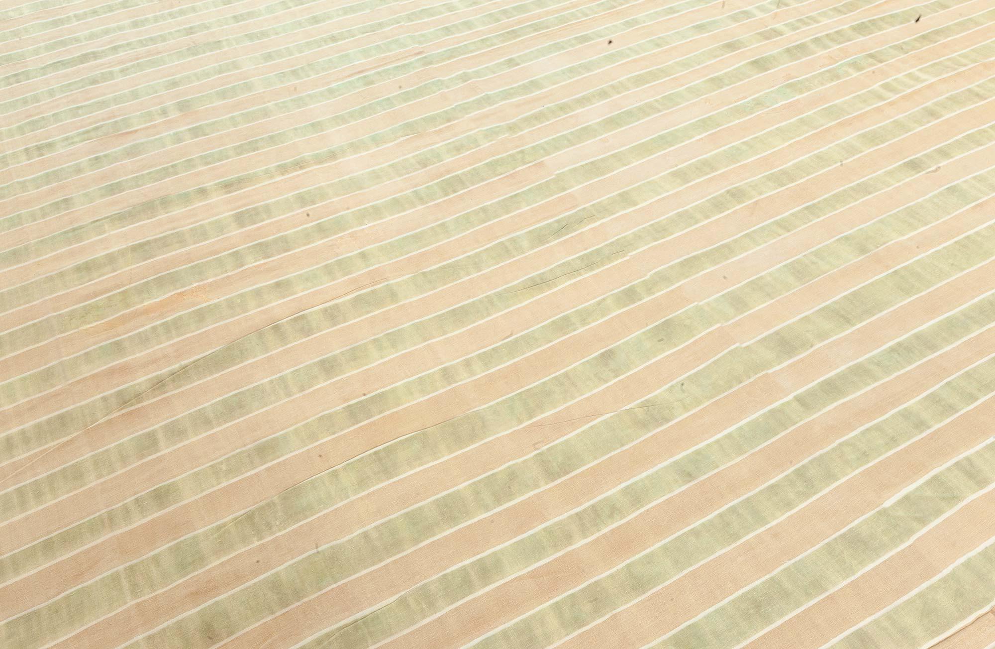 Indischer Dhurrie-Teppich in Olivgrün und warmem Beige, Vintage im Zustand „Gut“ im Angebot in New York, NY