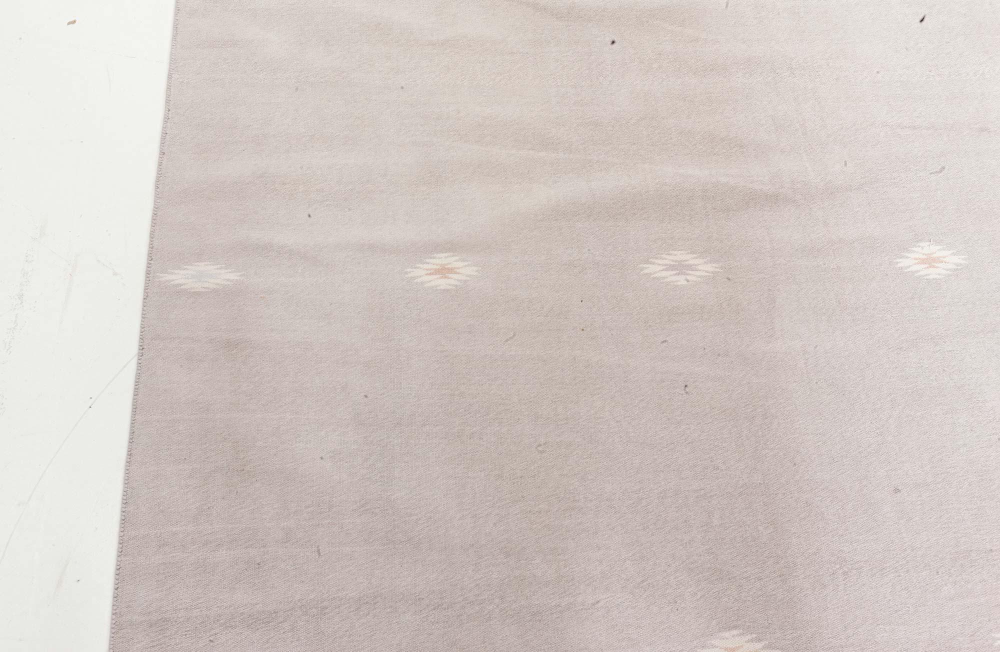 Doris Leslie Blauer indischer Dhurrie-Teppich im Vintage-Stil (Moderne der Mitte des Jahrhunderts) im Angebot