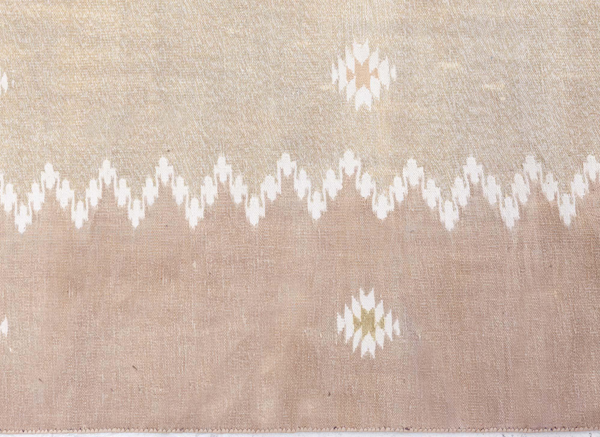 Vintage Indian Dhurrie Rug Doris Leslie Blau
Size: 11'4