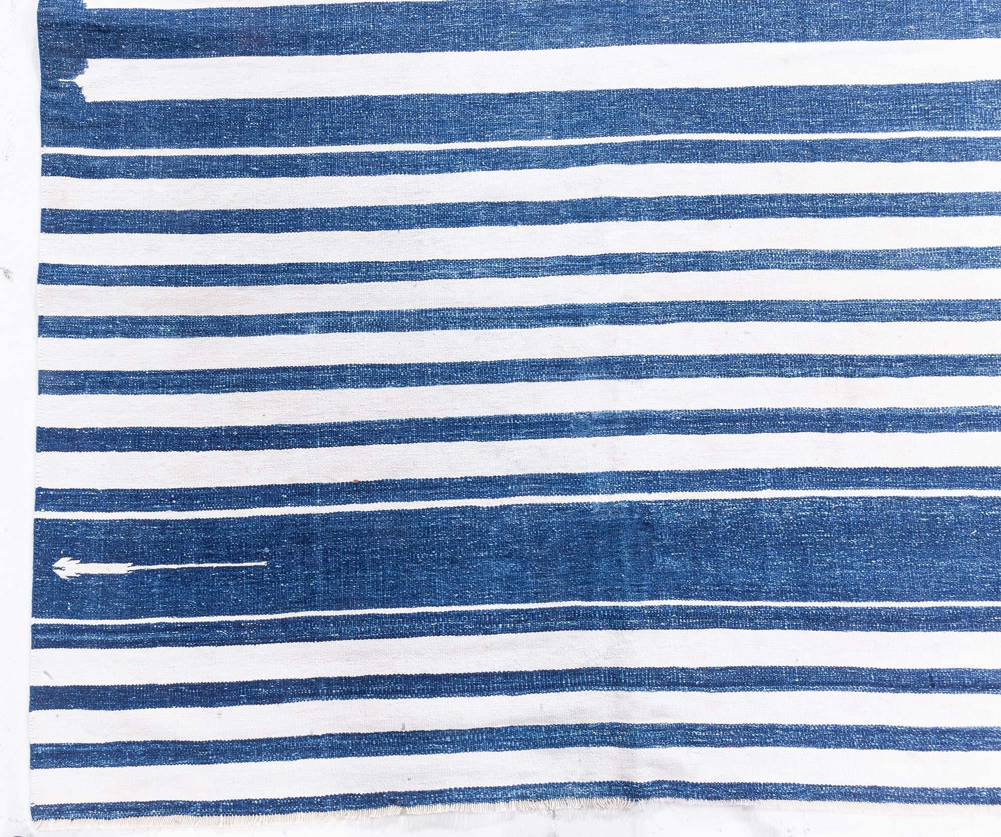 Indischer Dhurrie-Teppich Doris Leslie Blau, Vintage (Handgewebt) im Angebot