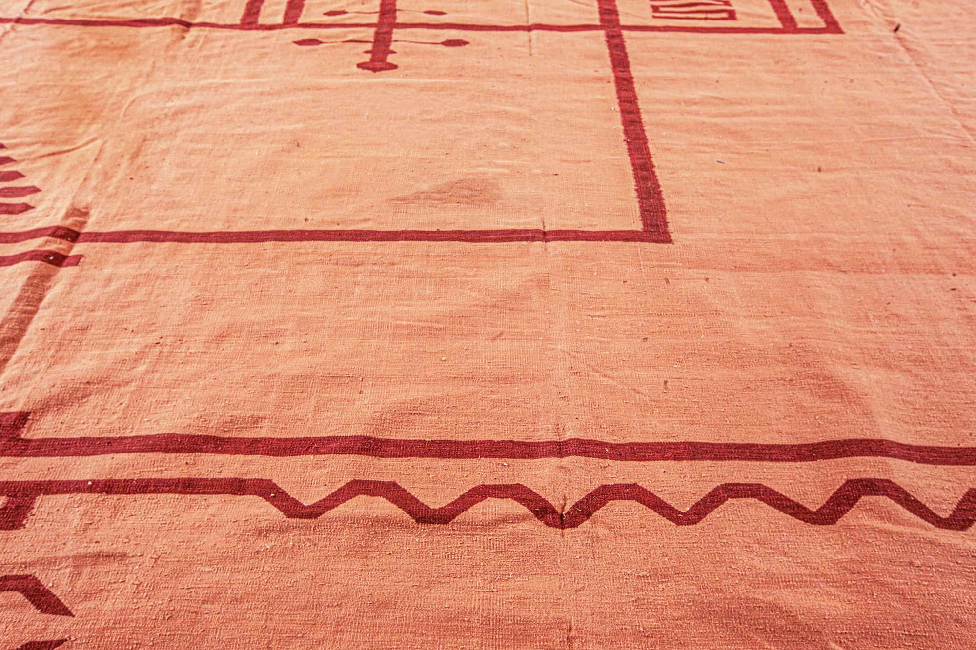 Vintage Indian Dhurrie rug
Size: 17'7