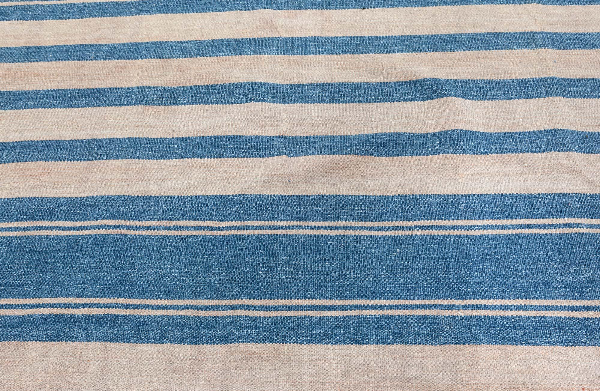 Vintage Indian Dhurrie Rug
Size: 10'8