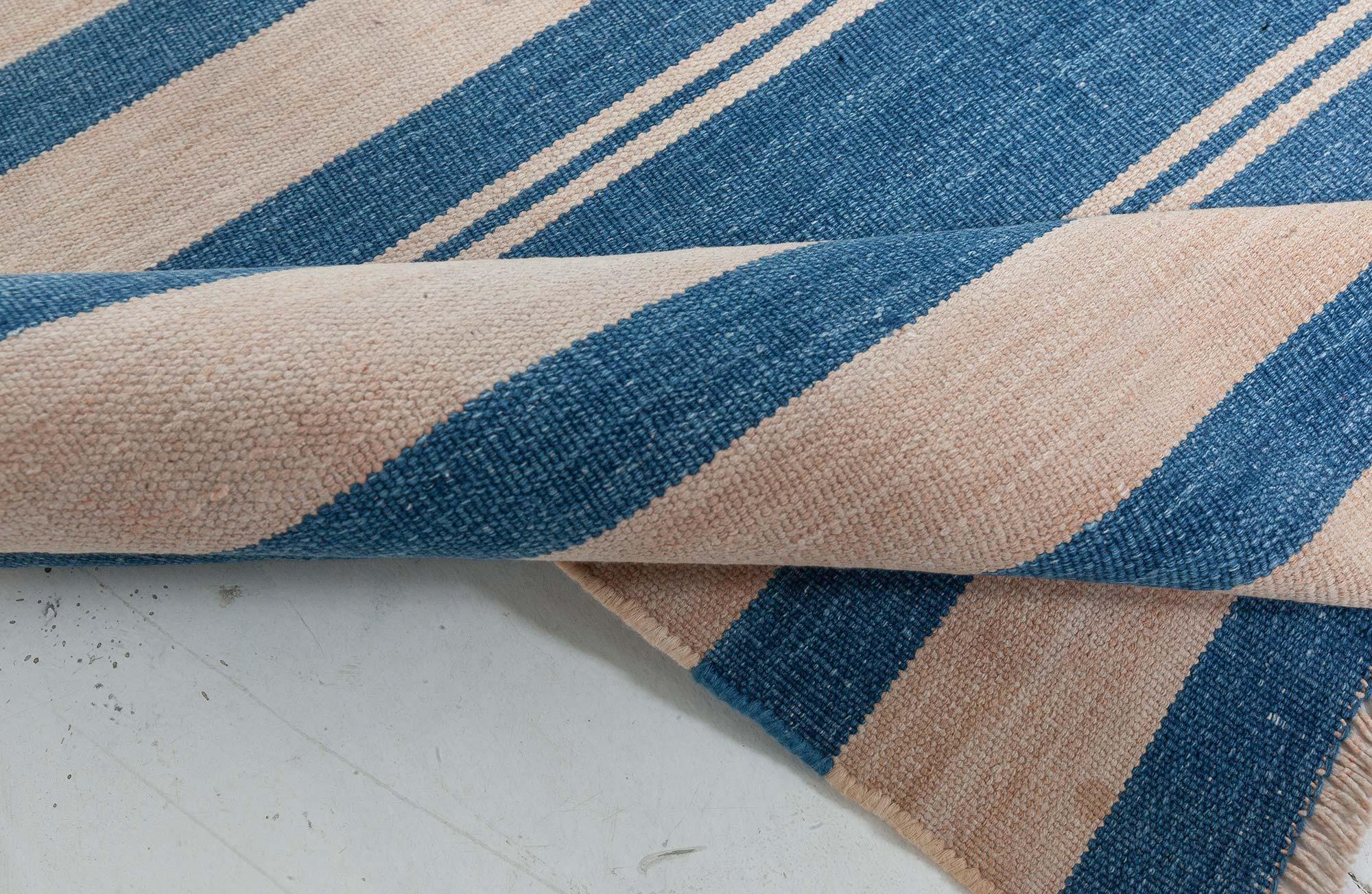 Vintage Indian Dhurrie Rug In Good Condition For Sale In New York, NY