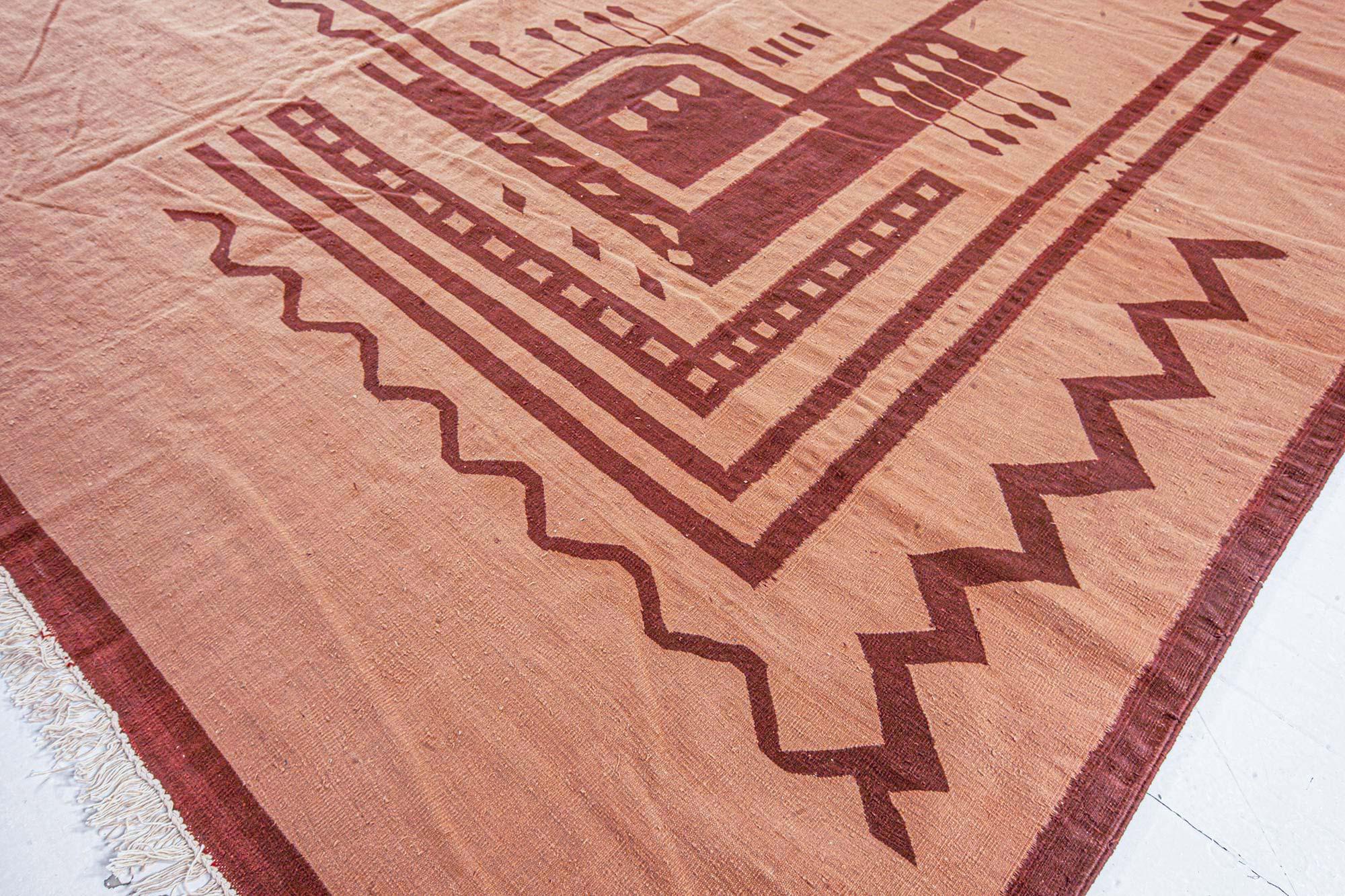 Vintage Indian Dhurrie Rug In Good Condition For Sale In New York, NY