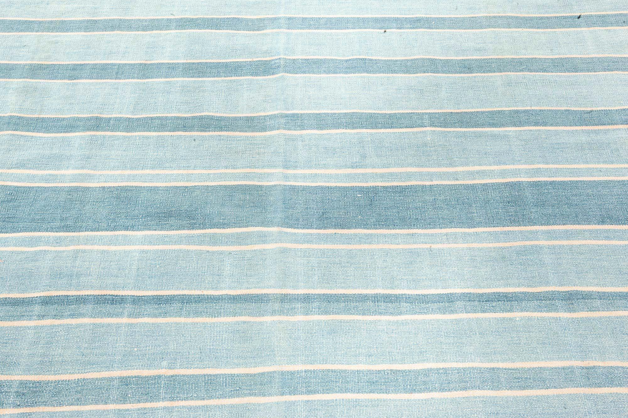 Vintage Indian Dhurrie Gestreift Blau Beige Elfenbein Teppich (Indisch) im Angebot