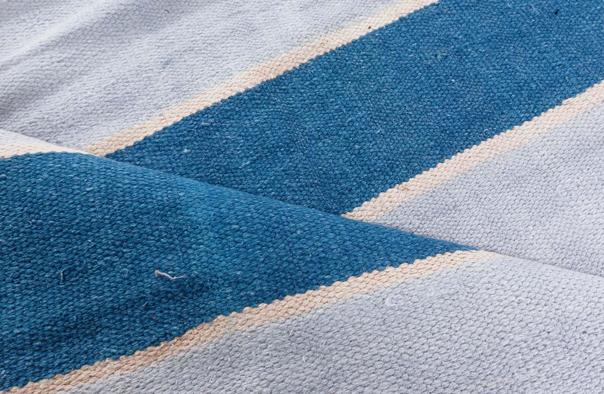 Vintage Indian Dhurrie Gestreift Blau Beige Teppich im Angebot 1