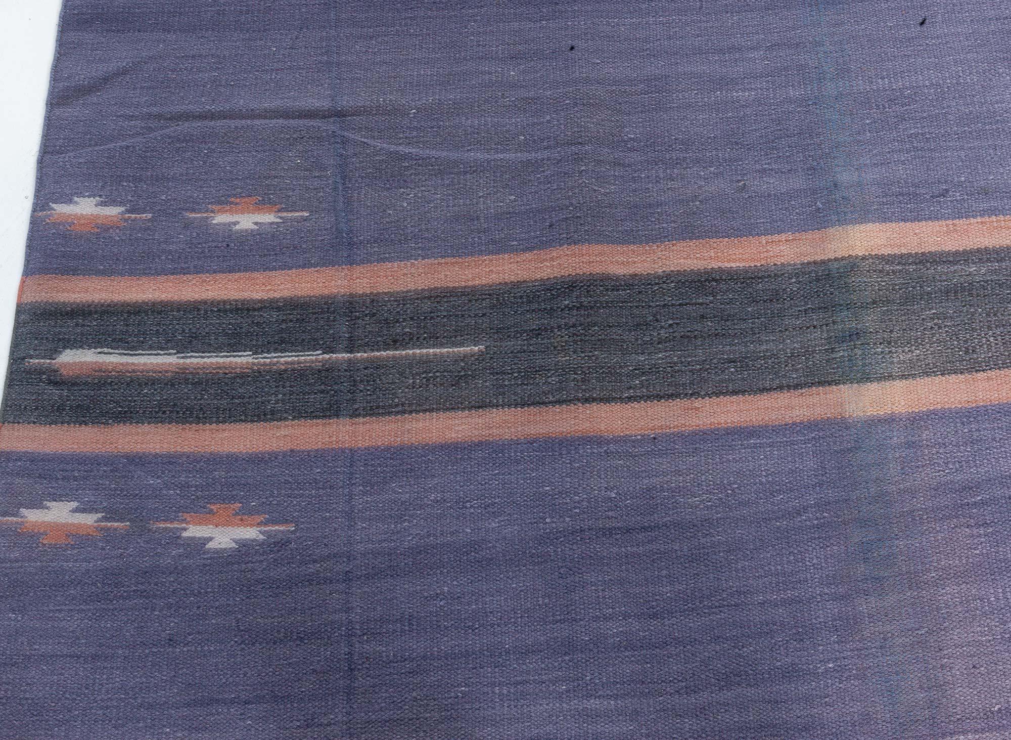 Indischer Dhurrie gestreifter lila Vintage-Teppich, Dhurrie (Moderne der Mitte des Jahrhunderts) im Angebot