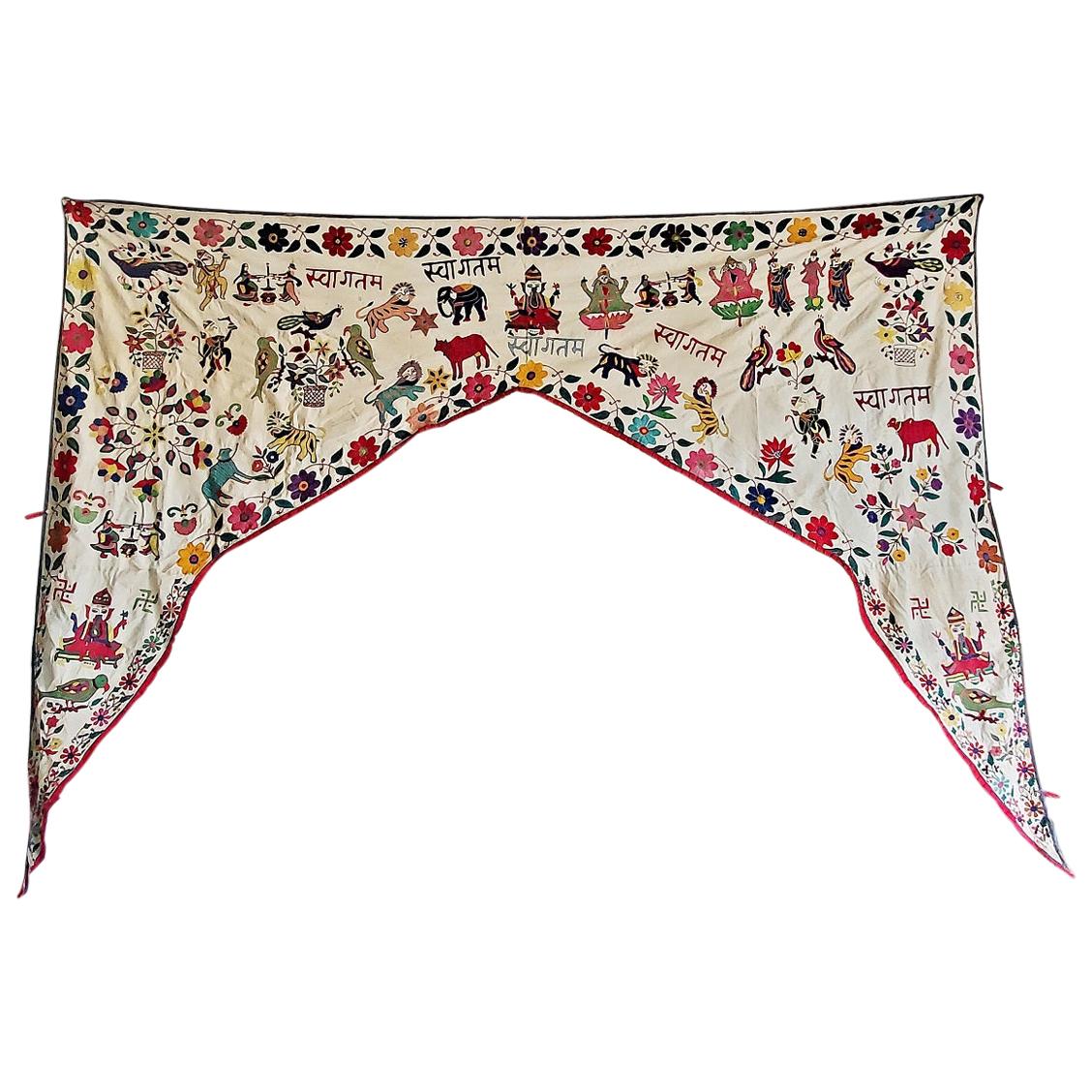 Tapisserie de porte indienne vintage brodée à la main en vente