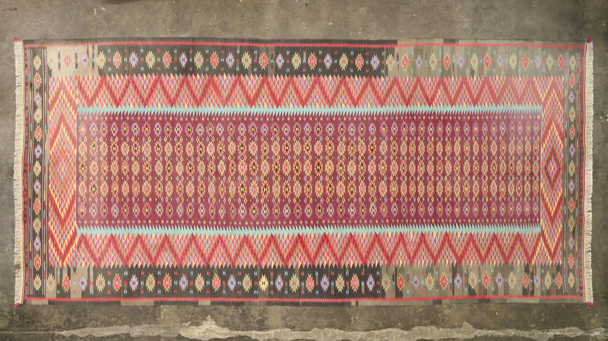 Vintage Indian Flat-Weave Dhurrie Room Size Kilim Rug with Southwestern Style For Sale 2