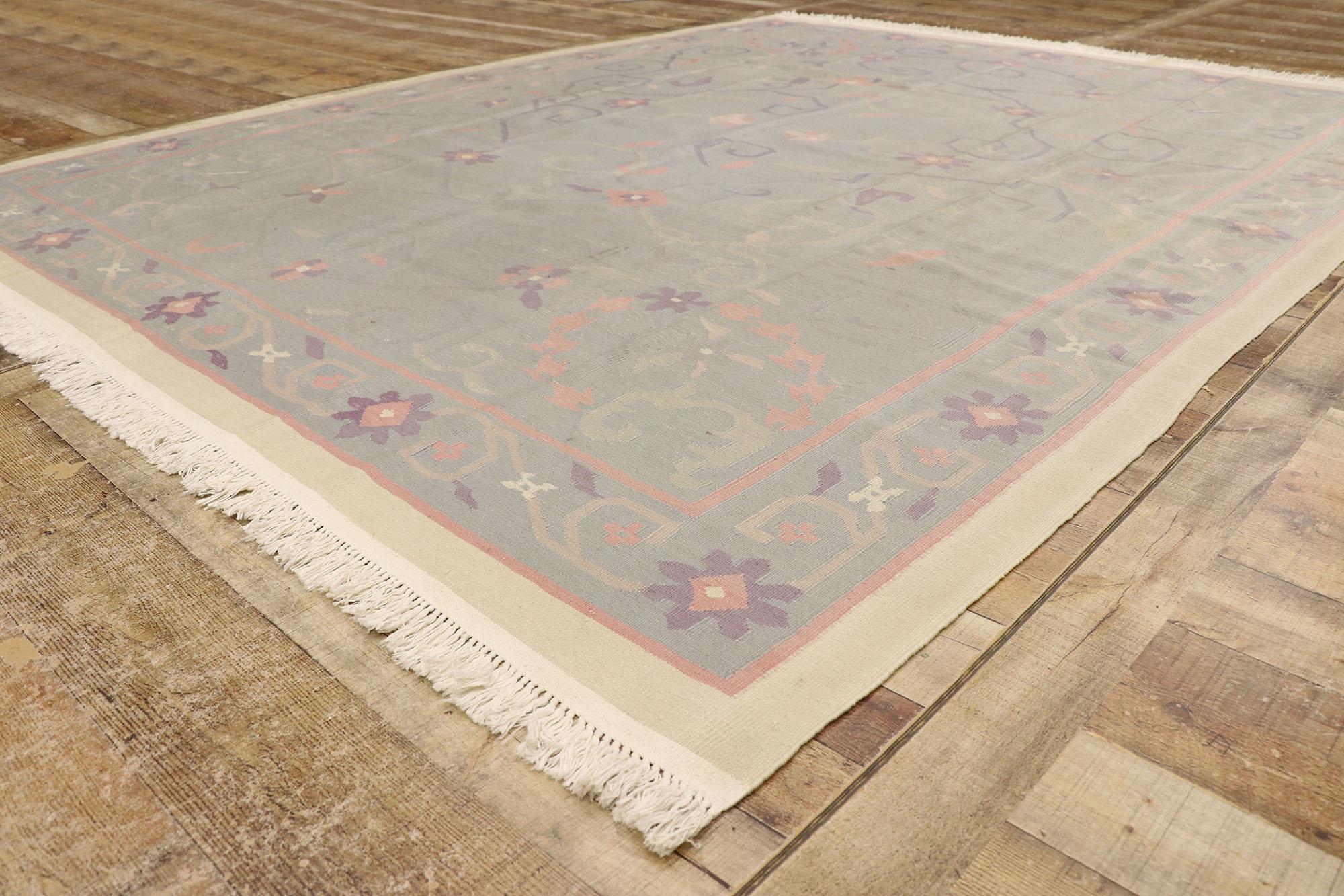 Alfombra Dhurrie Floral India Vintage en Desgastado estado para la venta en Dallas, TX