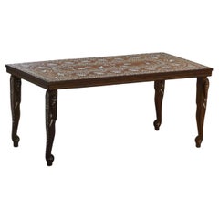 Vintage Indian Intarsien Teak Couchtisch mit Elefantenmotiven, Mitte 20.
