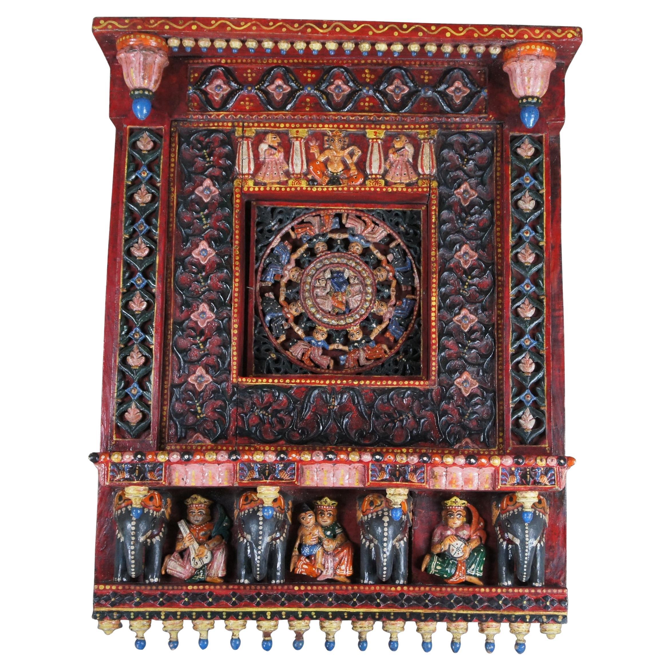 Vieille étagère murale suspendue Jharokha figurative d'éléphant pour autel de prière