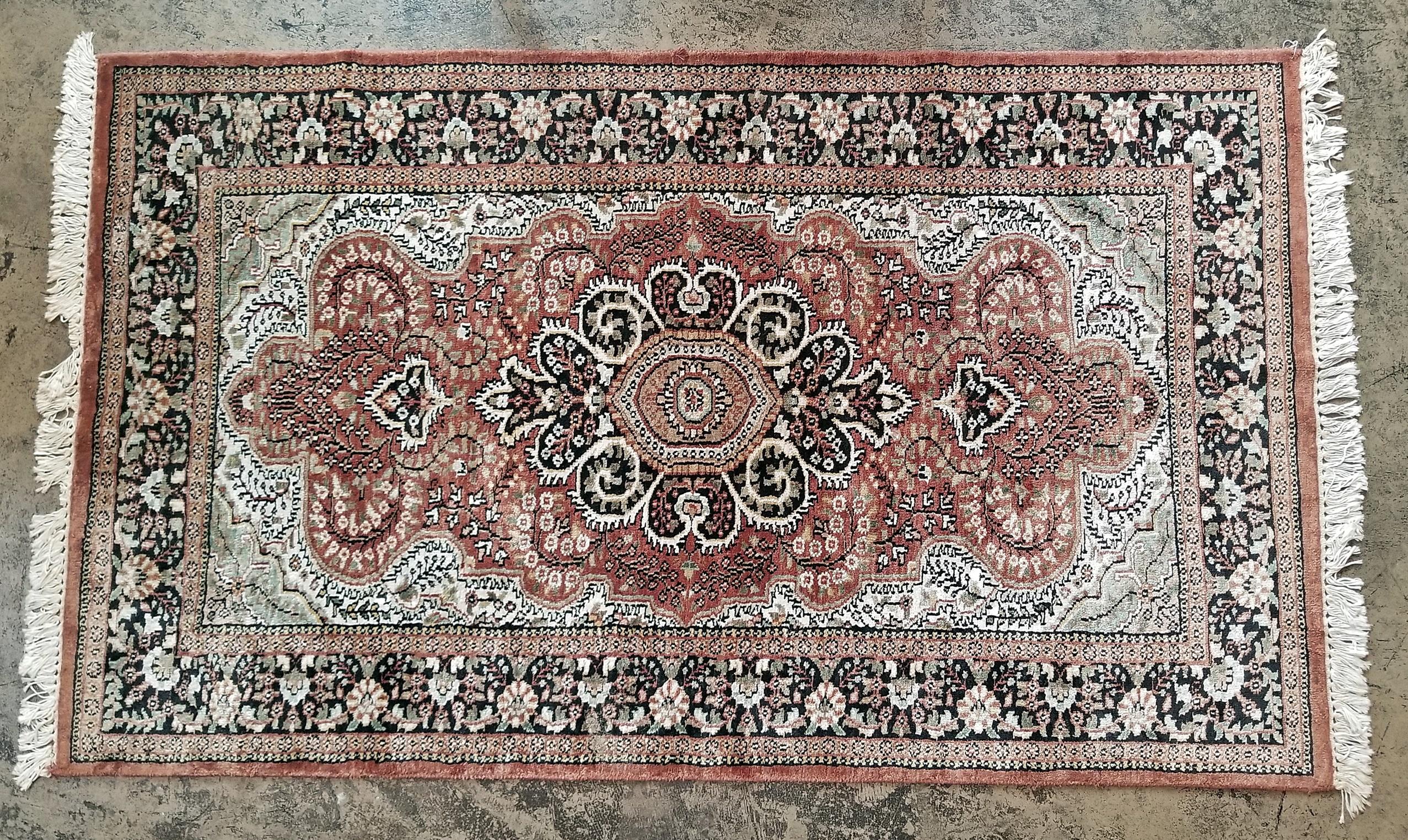 Indiano Tappeto vintage in seta del Kashmir in vendita