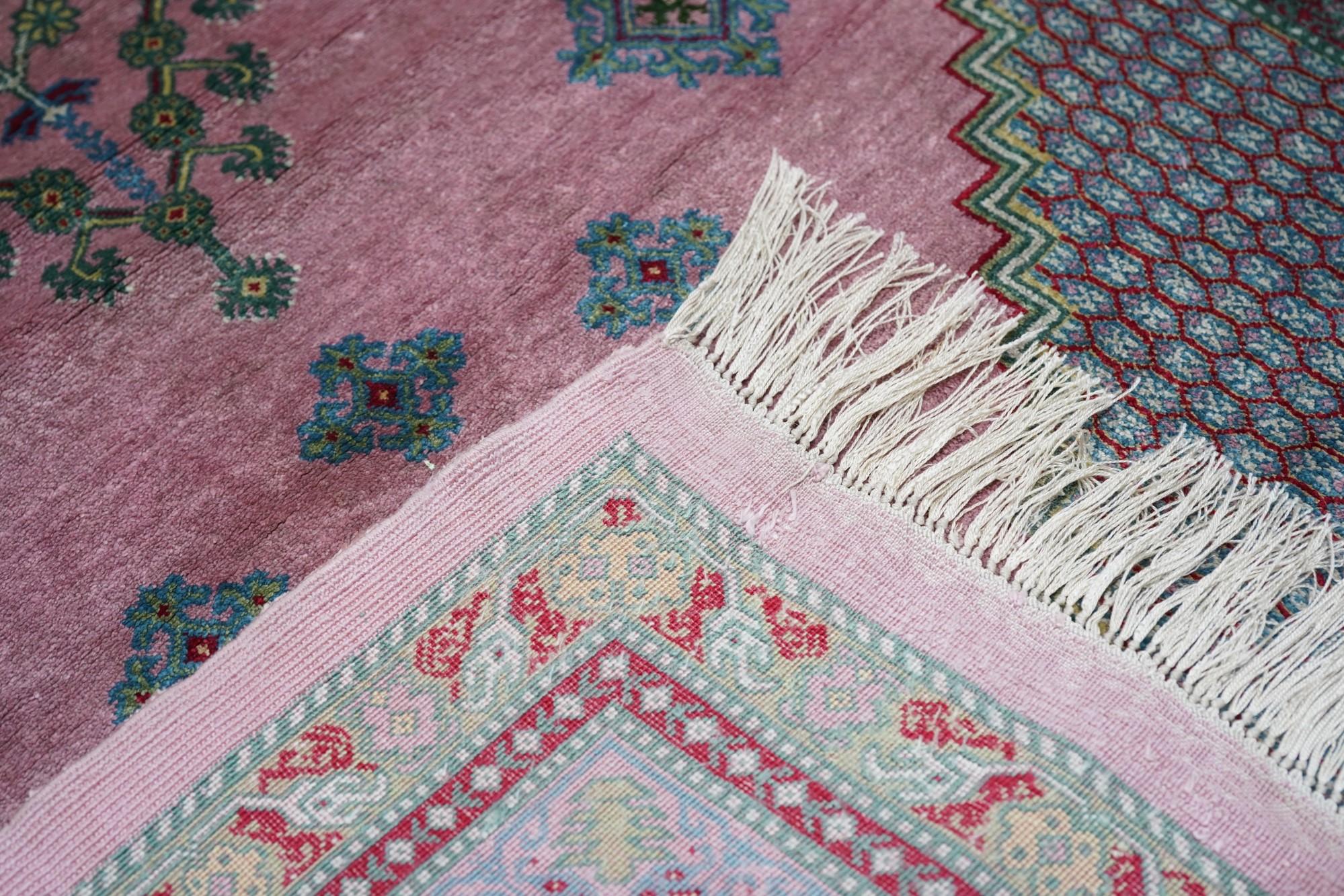 Fine Vintage Kashmiri Silk Rug 4'1'' x 6'3'' For Sale 6