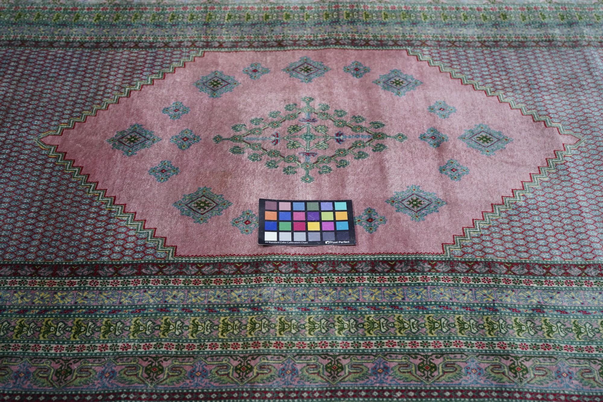 Fine Vintage Kashmiri Silk Rug 4'1'' x 6'3'' For Sale 5