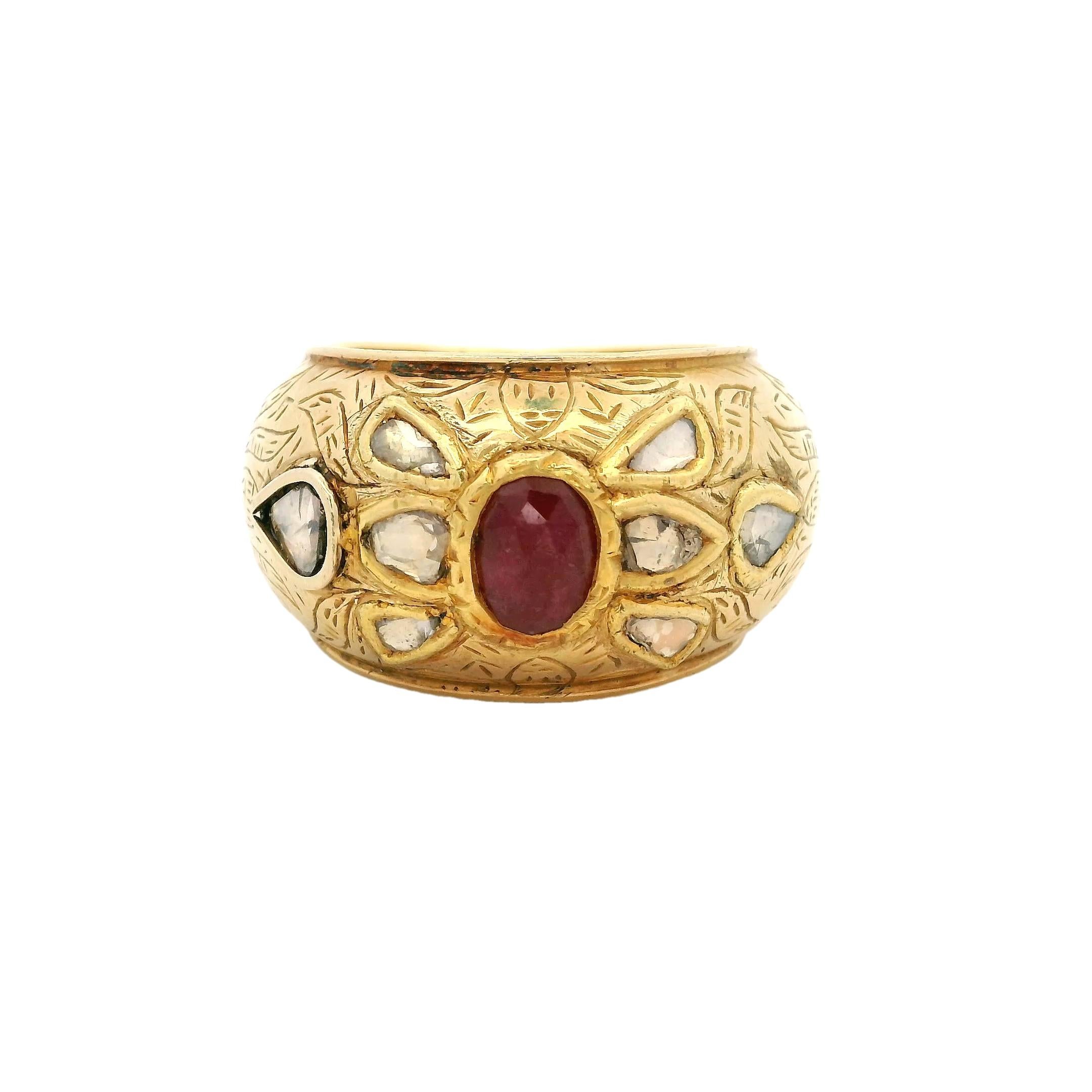 Vintage Indian Kundan 18K Gold Ring with 1ct Ruby and 1.8ct Rose-Cut Diamonds (bague indienne en or 18 carats avec un rubis de 1 carat et des diamants taillés en rose de 1,8 carat) en vente 1