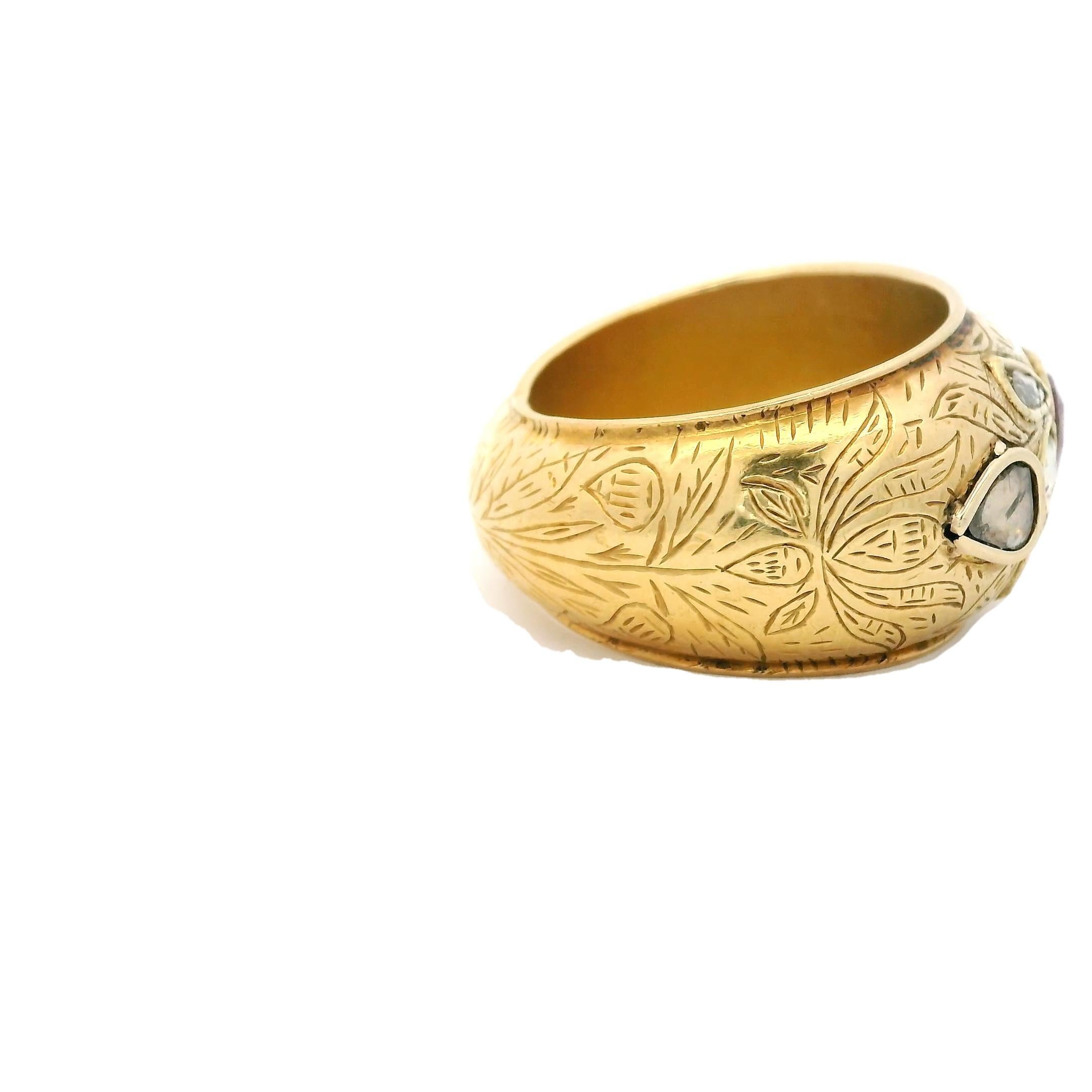 Vintage Indian Kundan 18K Gold Ring with 1ct Ruby and 1.8ct Rose-Cut Diamonds (bague indienne en or 18 carats avec un rubis de 1 carat et des diamants taillés en rose de 1,8 carat) en vente 3